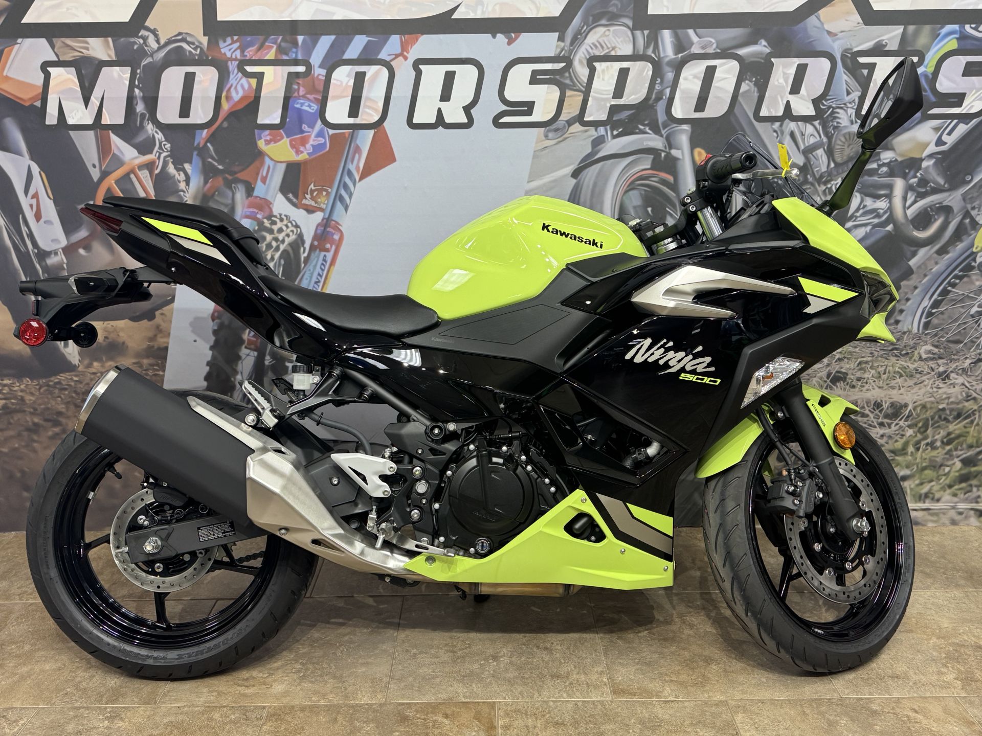 2026 Kawasaki Ninja® 500 ABS 4