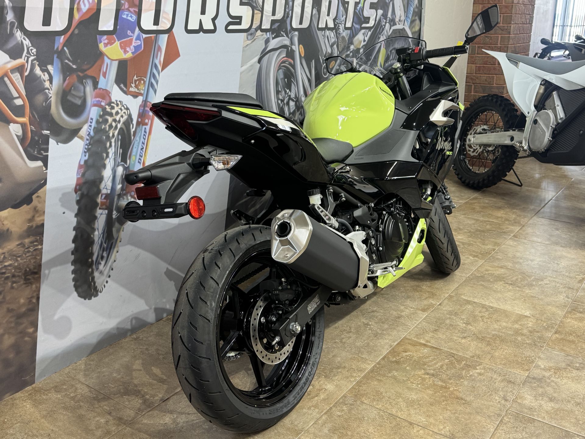 2026 Kawasaki Ninja® 500 ABS 6