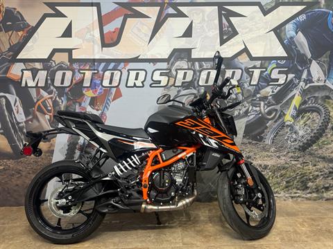 2026 KTM 390 Duke — photo 1 of 20