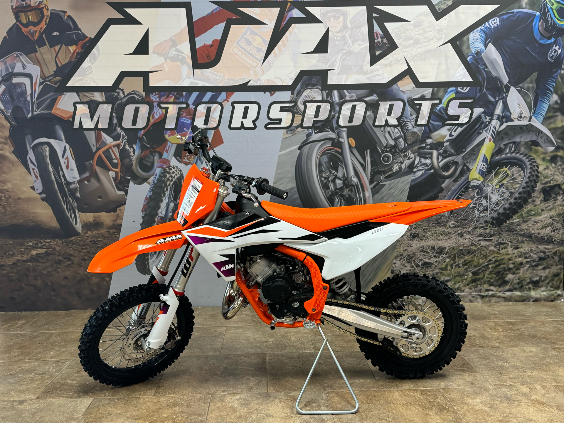 KTM製 EF65 385/65R22.5 15R22.5 Farmer EF27 Opona bieżnikowana | mpm-24.pl