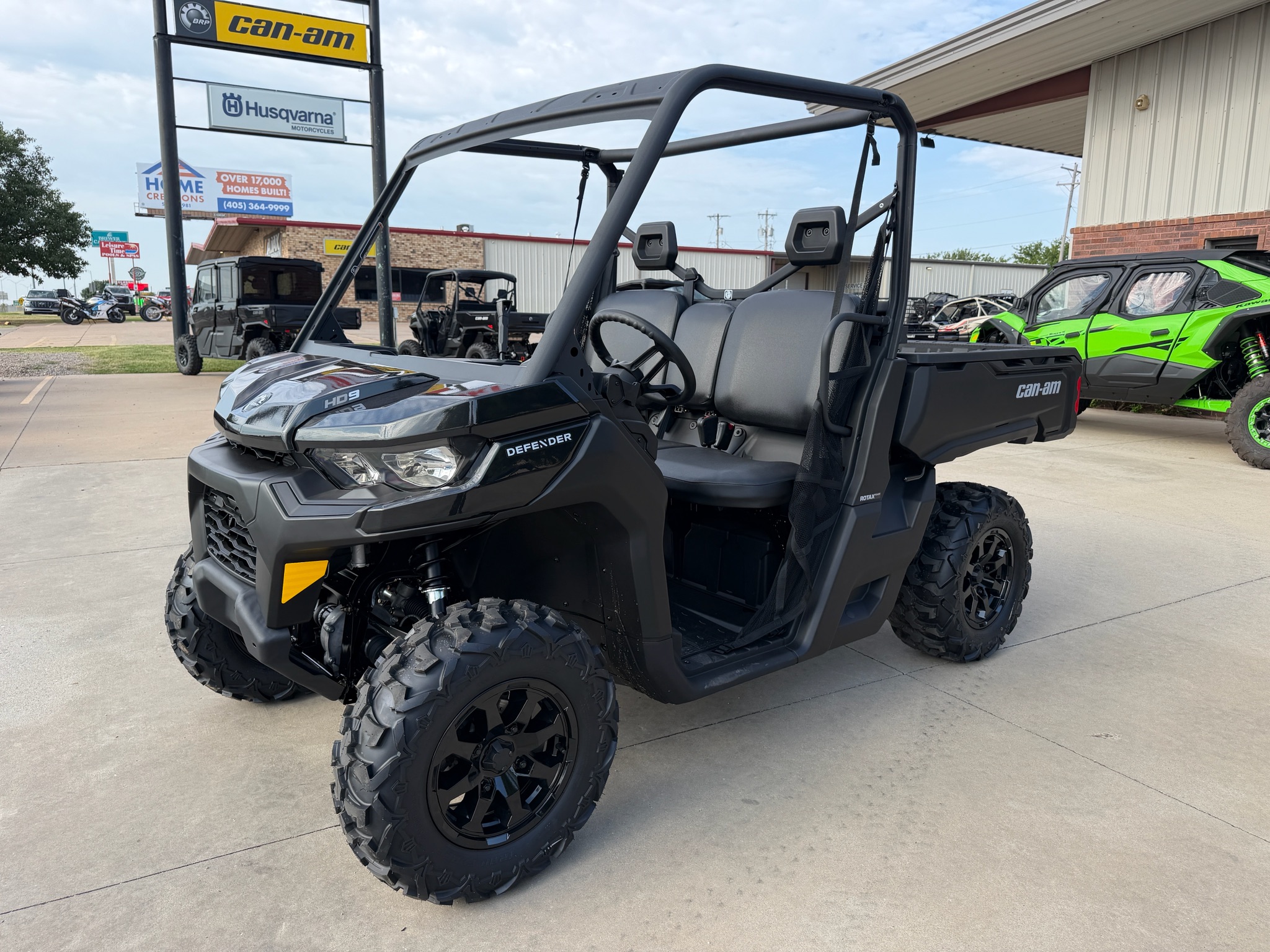 2026 Can-Am™ Defender DPS HD9 1