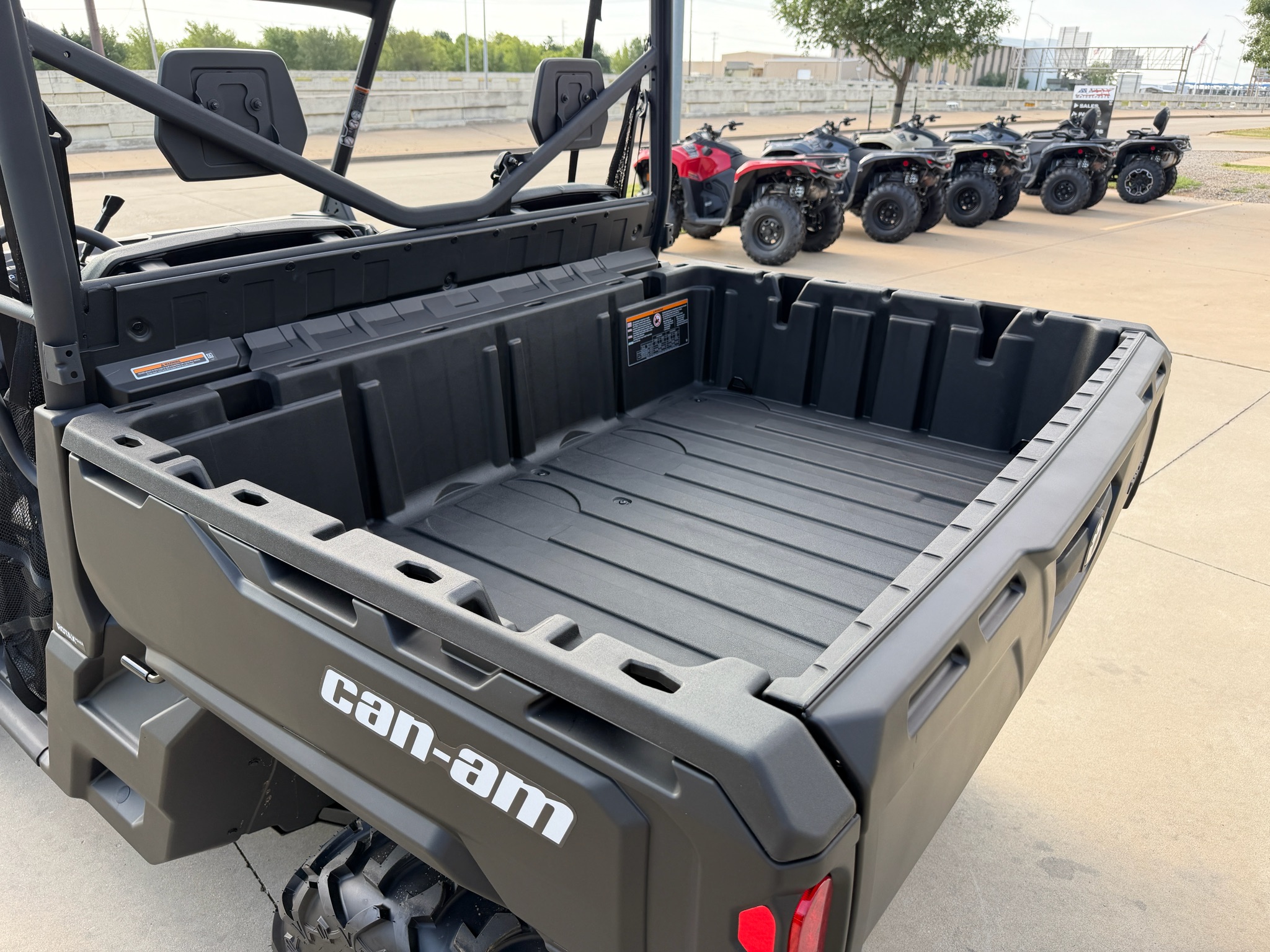 2026 Can-Am™ Defender DPS HD9 6