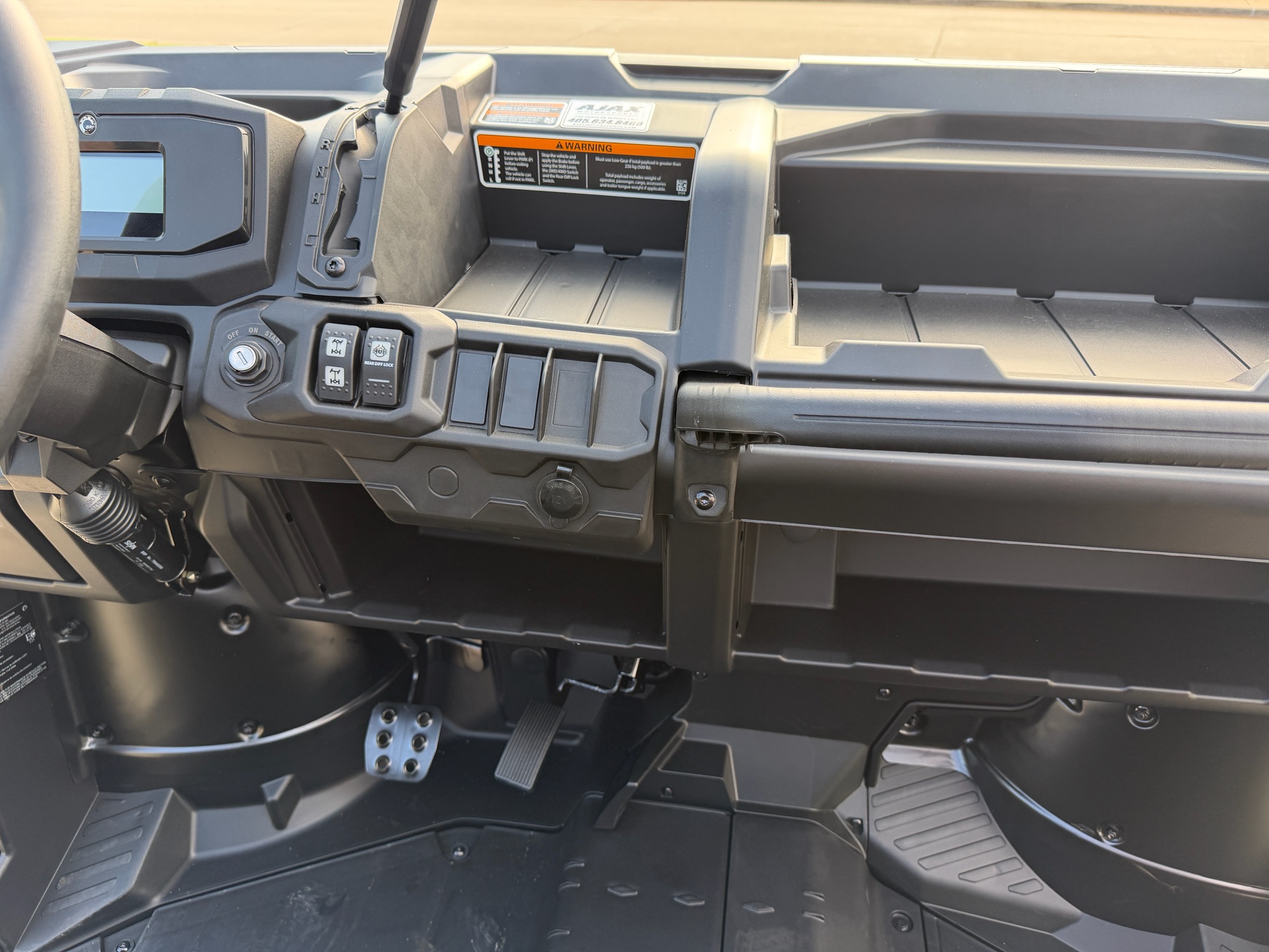 2026 Can-Am™ Defender DPS HD9 9