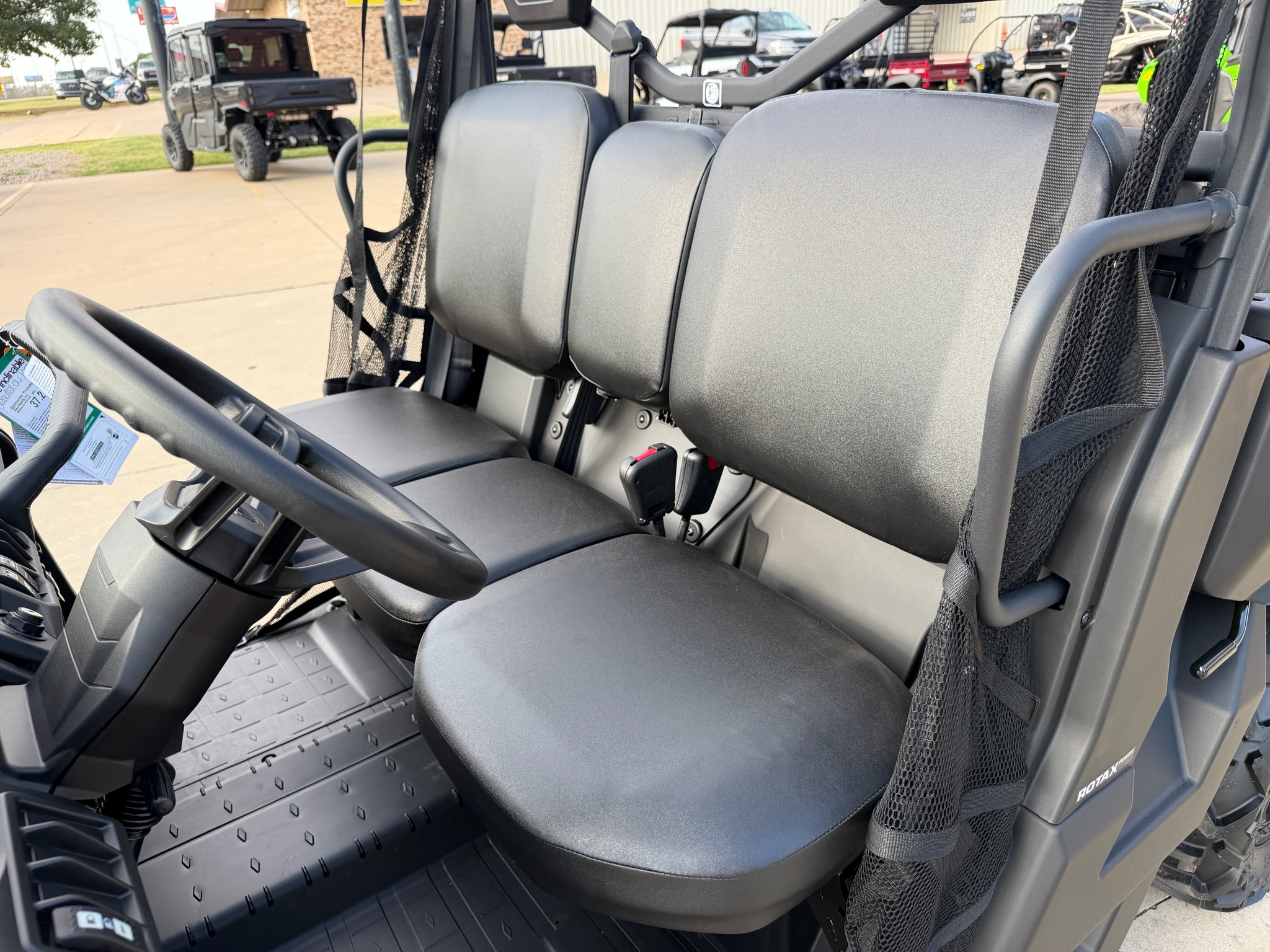 2026 Can-Am™ Defender DPS HD9 10