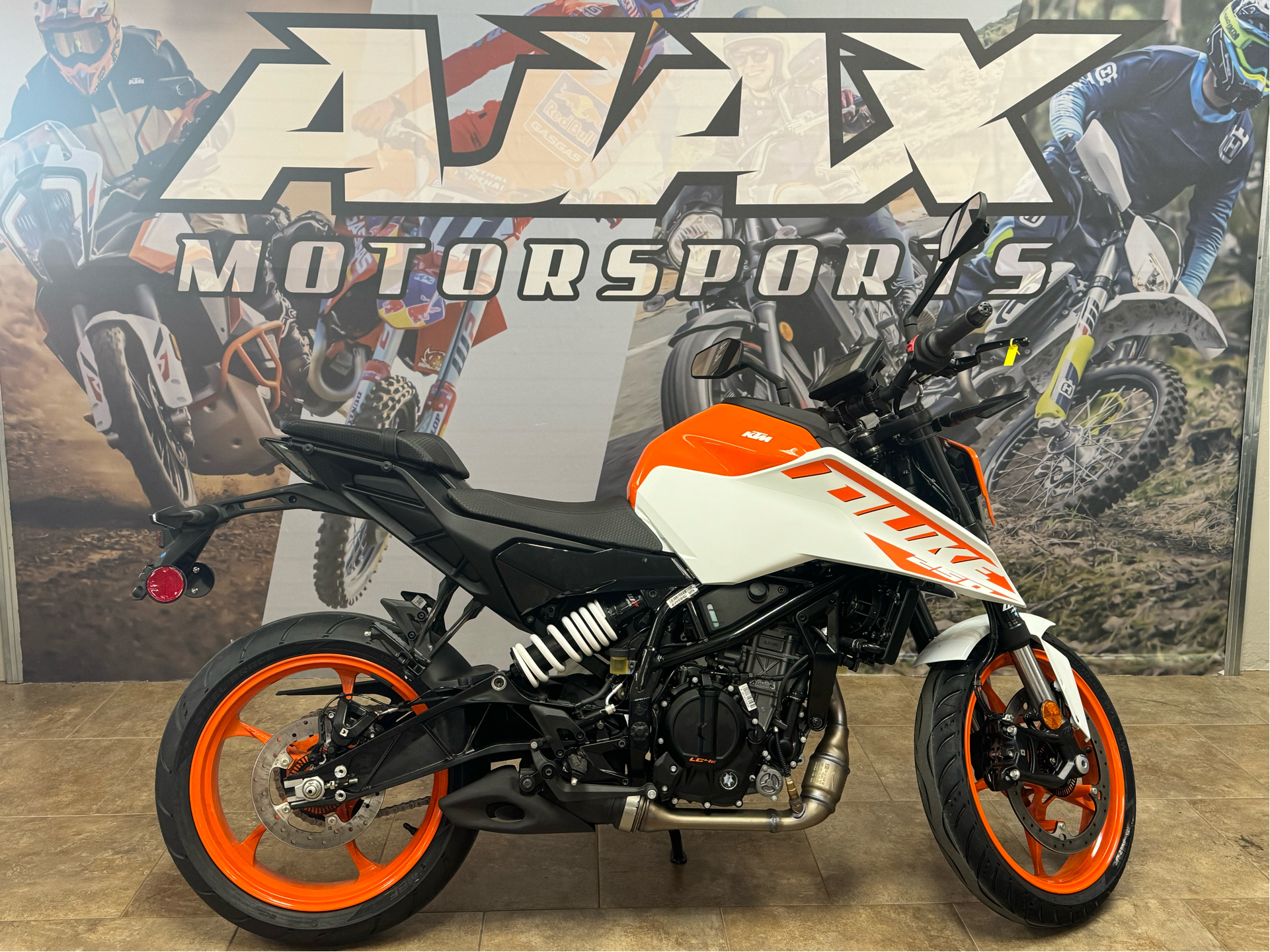 New 2024 KTM 250 Duke Motorcycles in Oklahoma City, OK | Stock