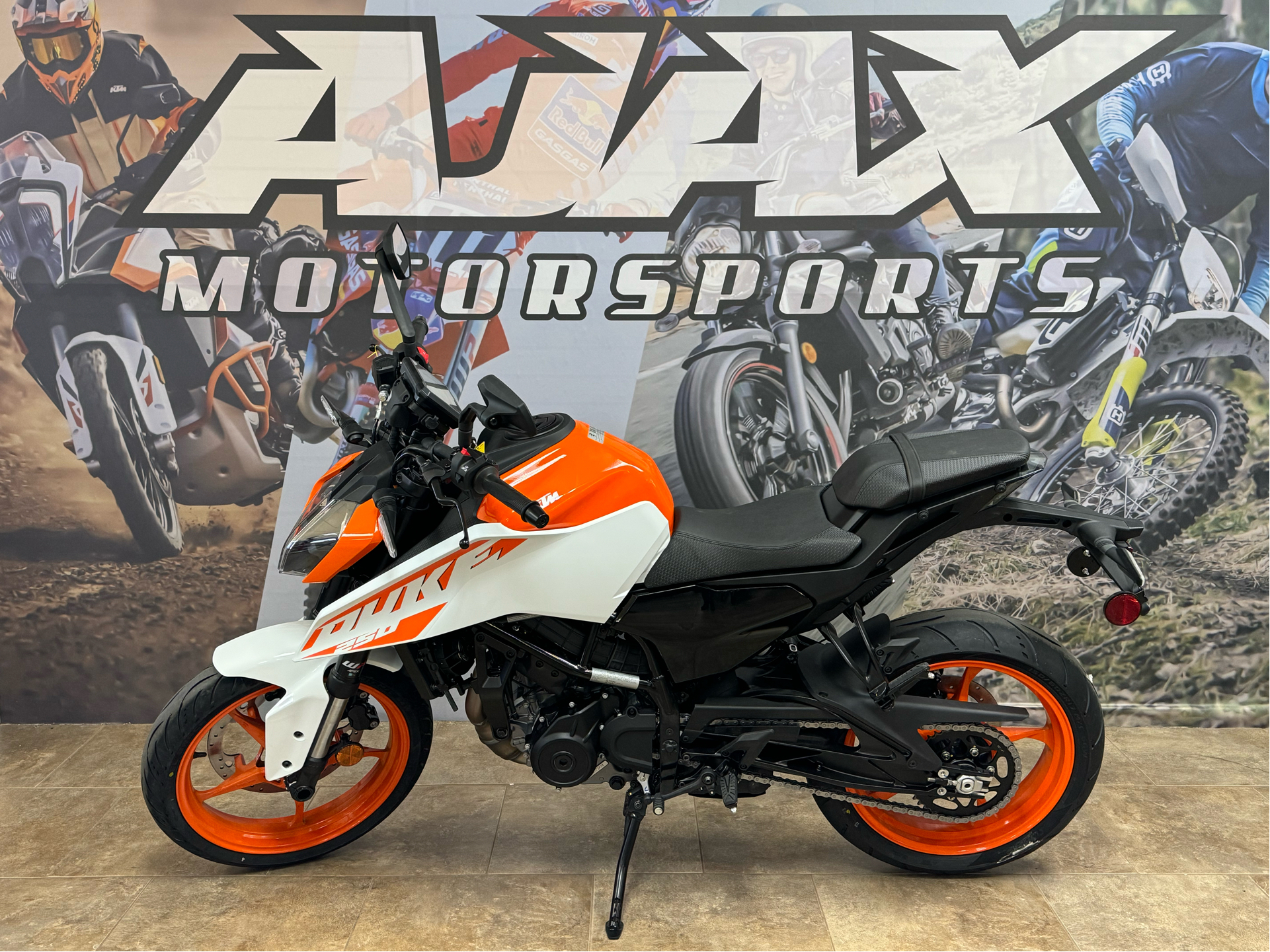 New 2024 KTM 250 Duke Motorcycles in Oklahoma City, OK | Stock