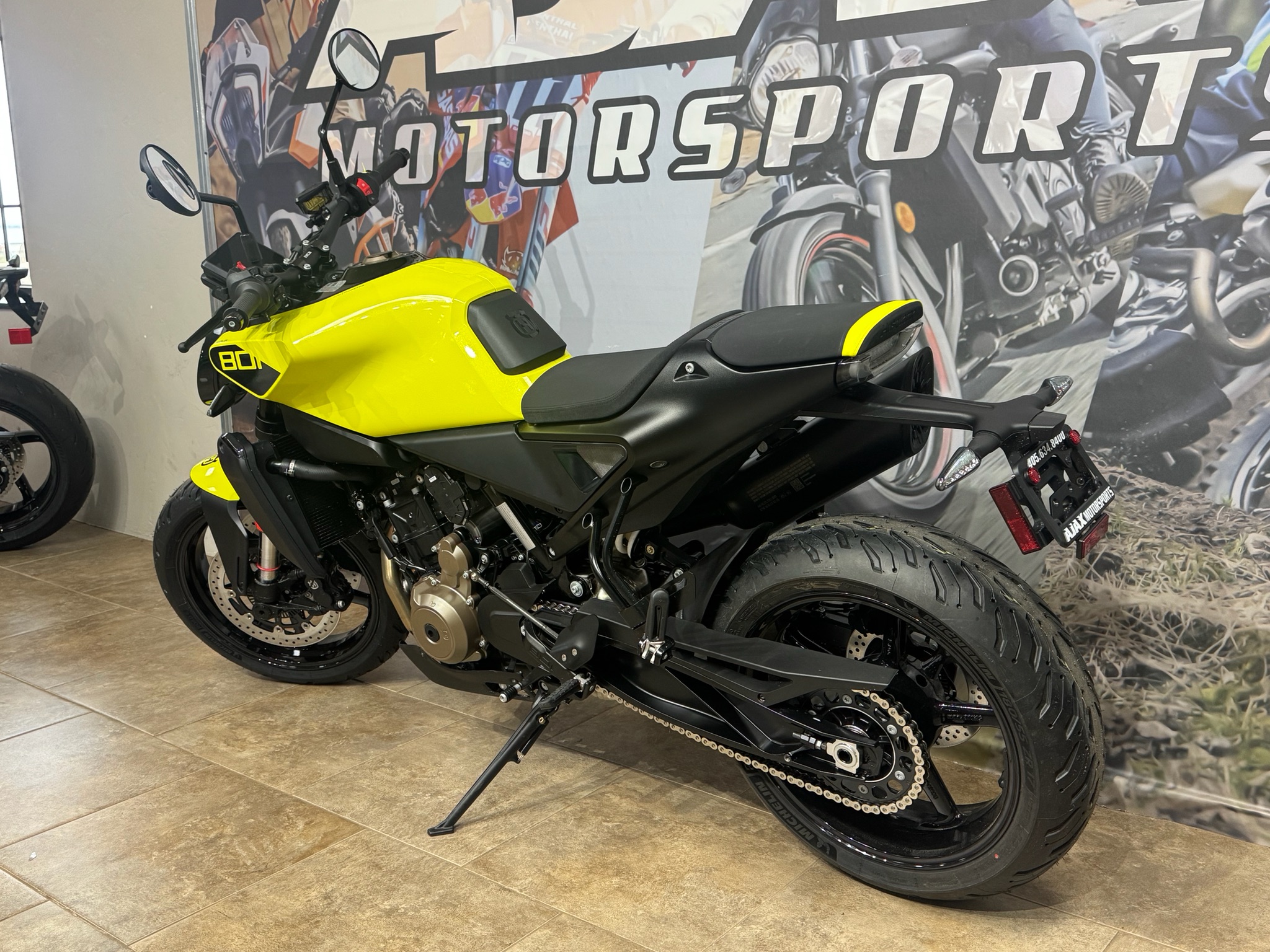 2026 Husqvarna Vitpilen 801 6