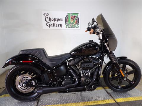 Harley-Davidson 写真集 New 2024 Vivid Black Harley-Davidson® Softail Street Bob