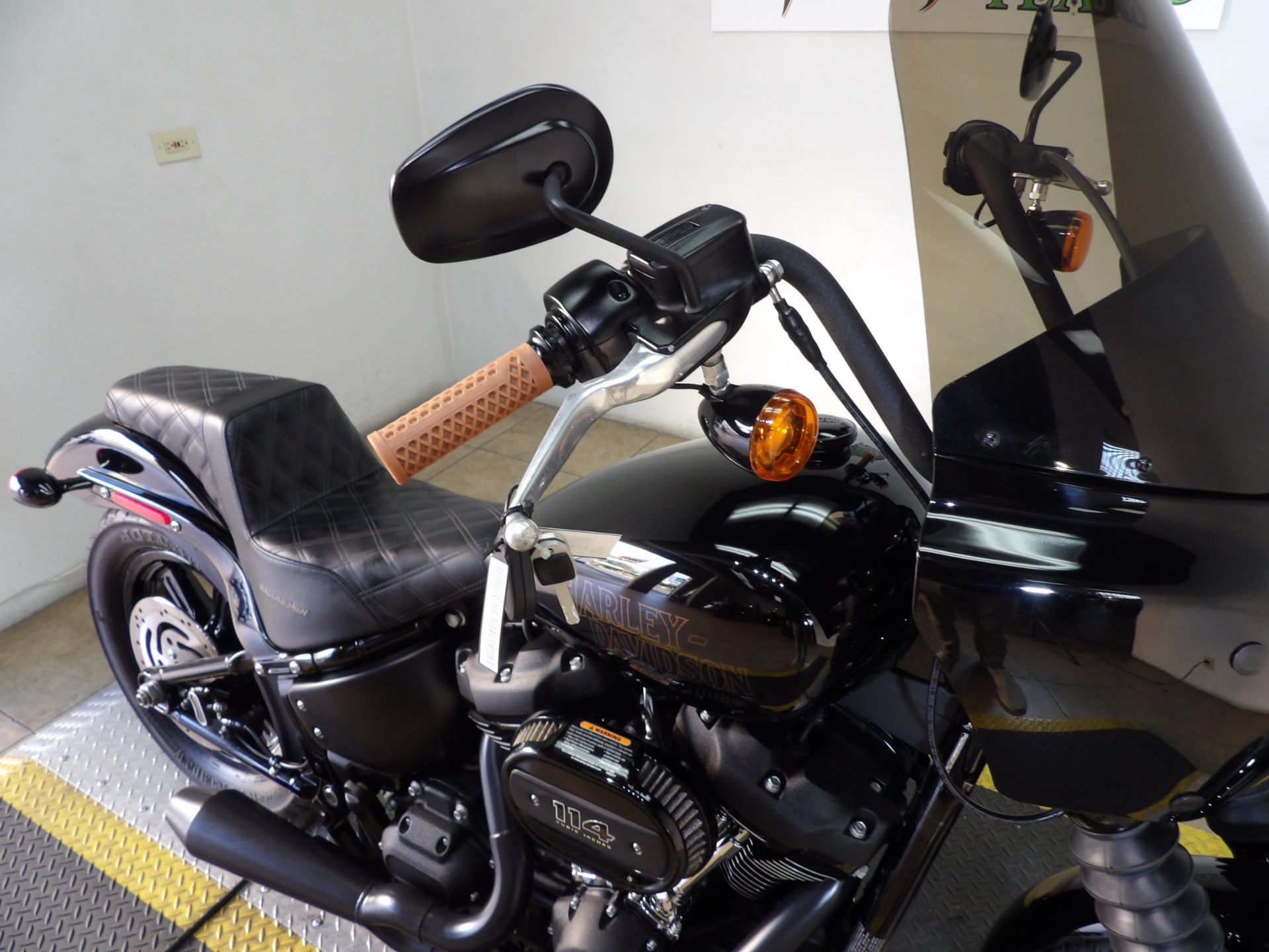 Used 2013 Harley-Davidson Dyna® Street Bob® Big Blue Pearl