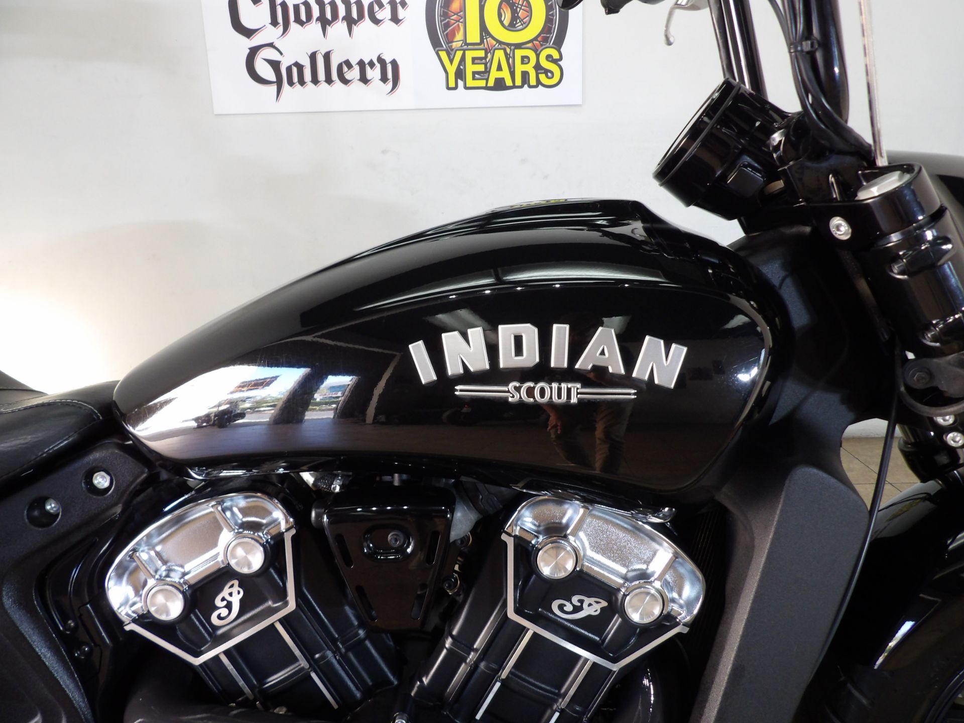 2019  Scout® Bobber ABS 11