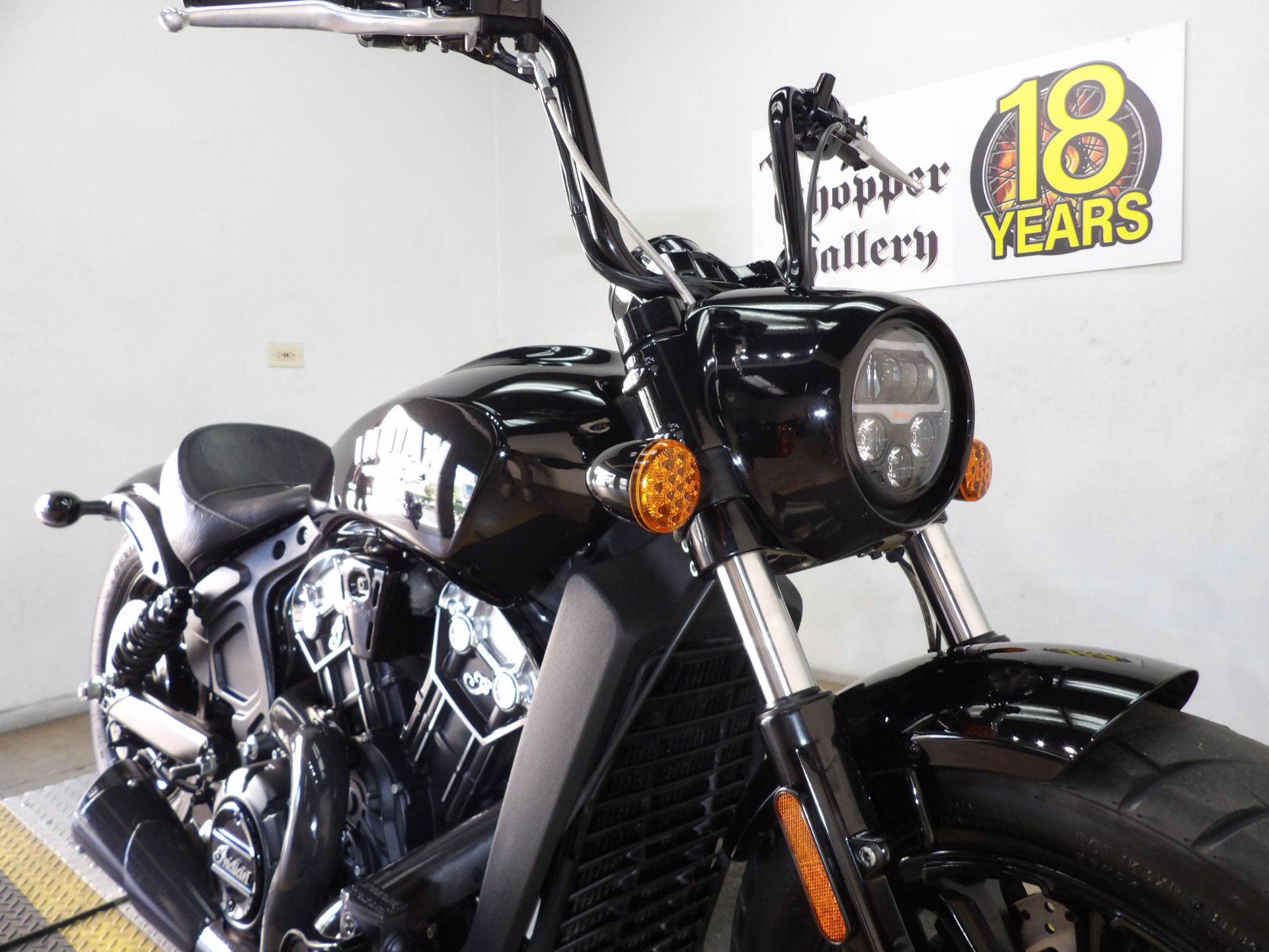 2019  Scout® Bobber ABS 3