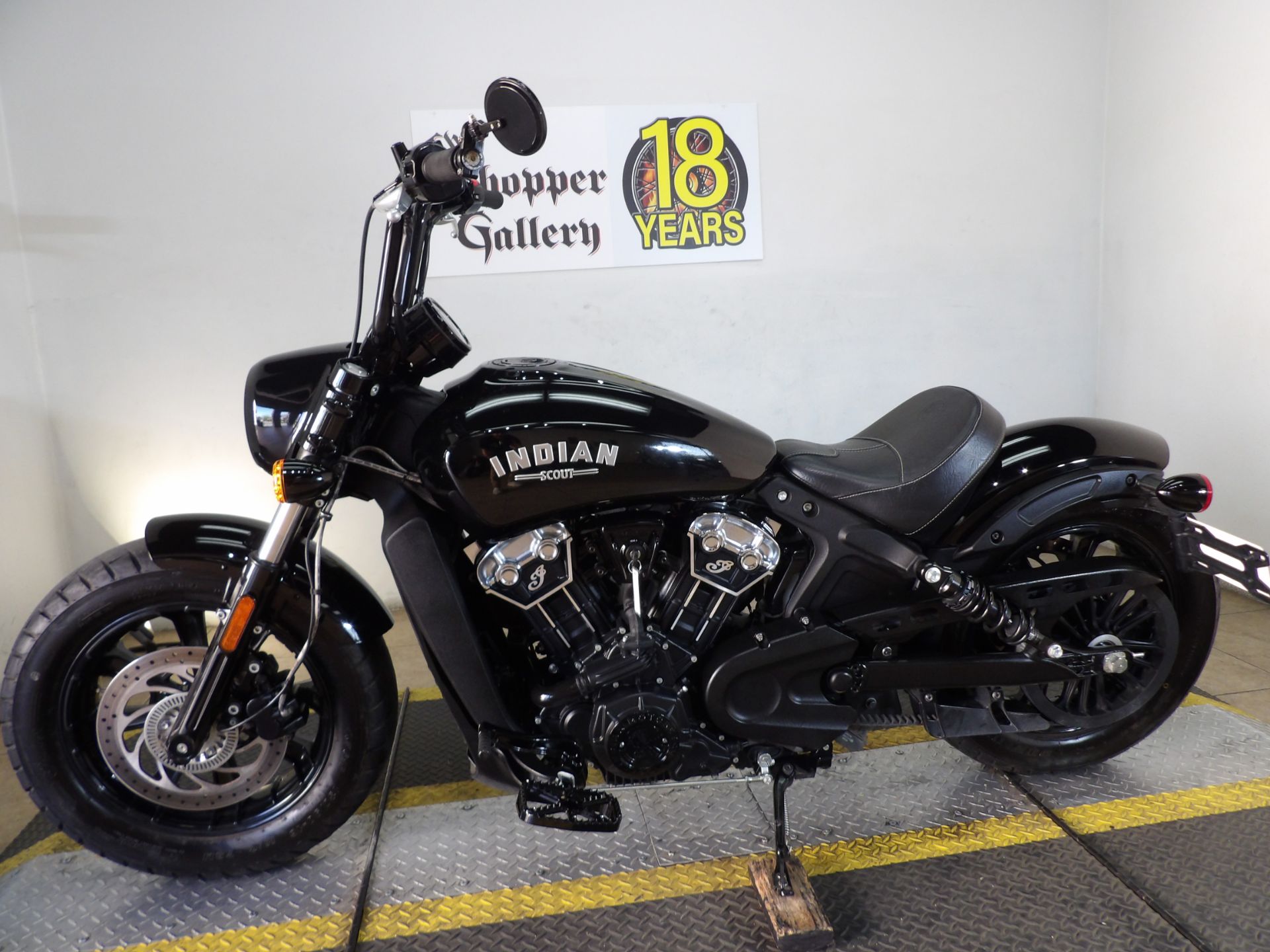 2019  Scout® Bobber ABS 6