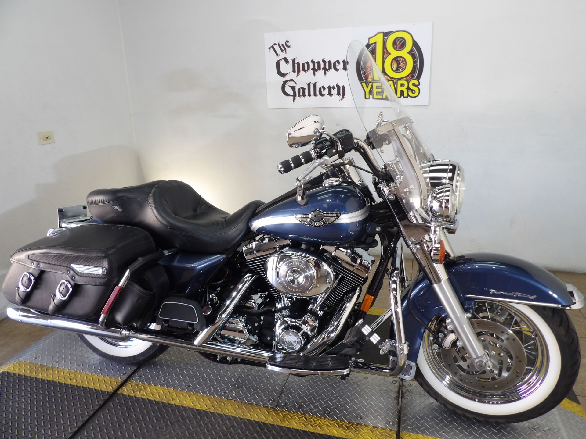 2003 Harley-Davidson FLHRCI Road King® Classic 5