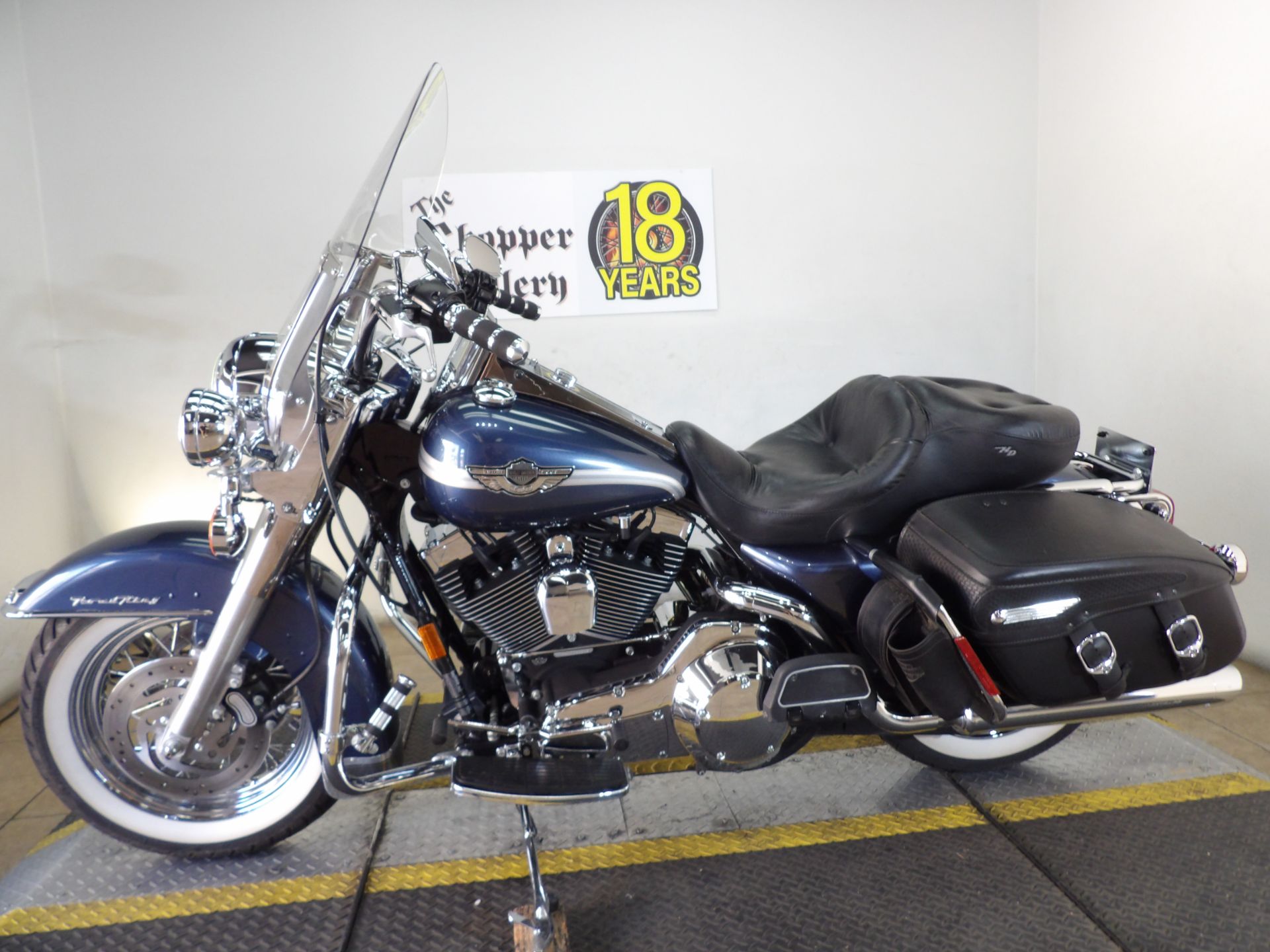 2003 Harley-Davidson FLHRCI Road King® Classic 6