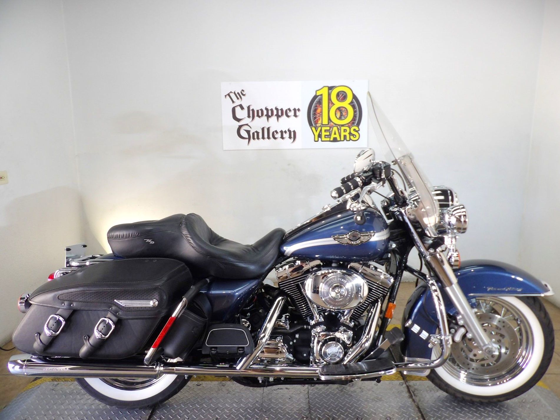 2003 Harley-Davidson FLHRCI Road King® Classic 1