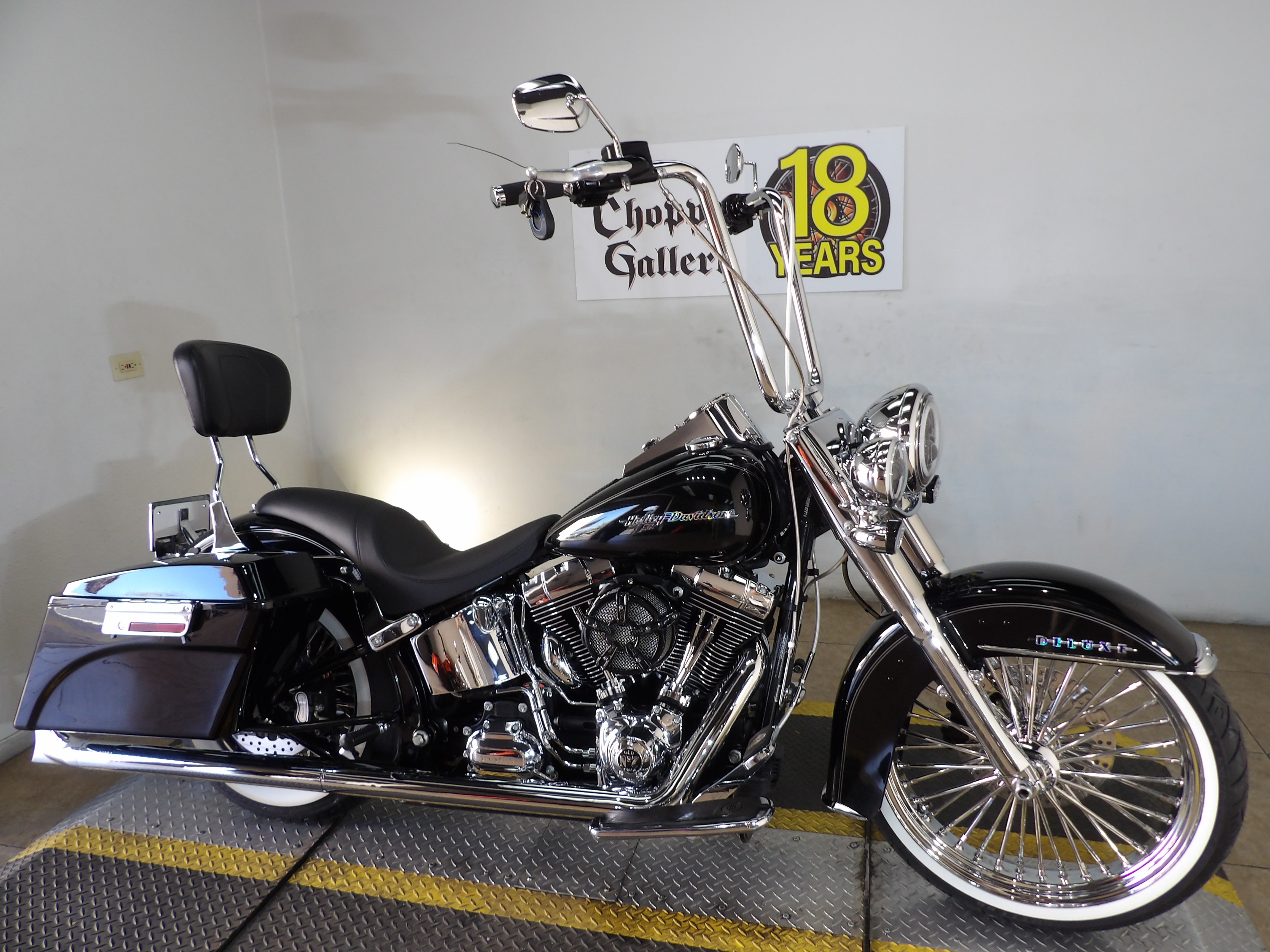 2017 Harley-Davidson Softail® Deluxe 5