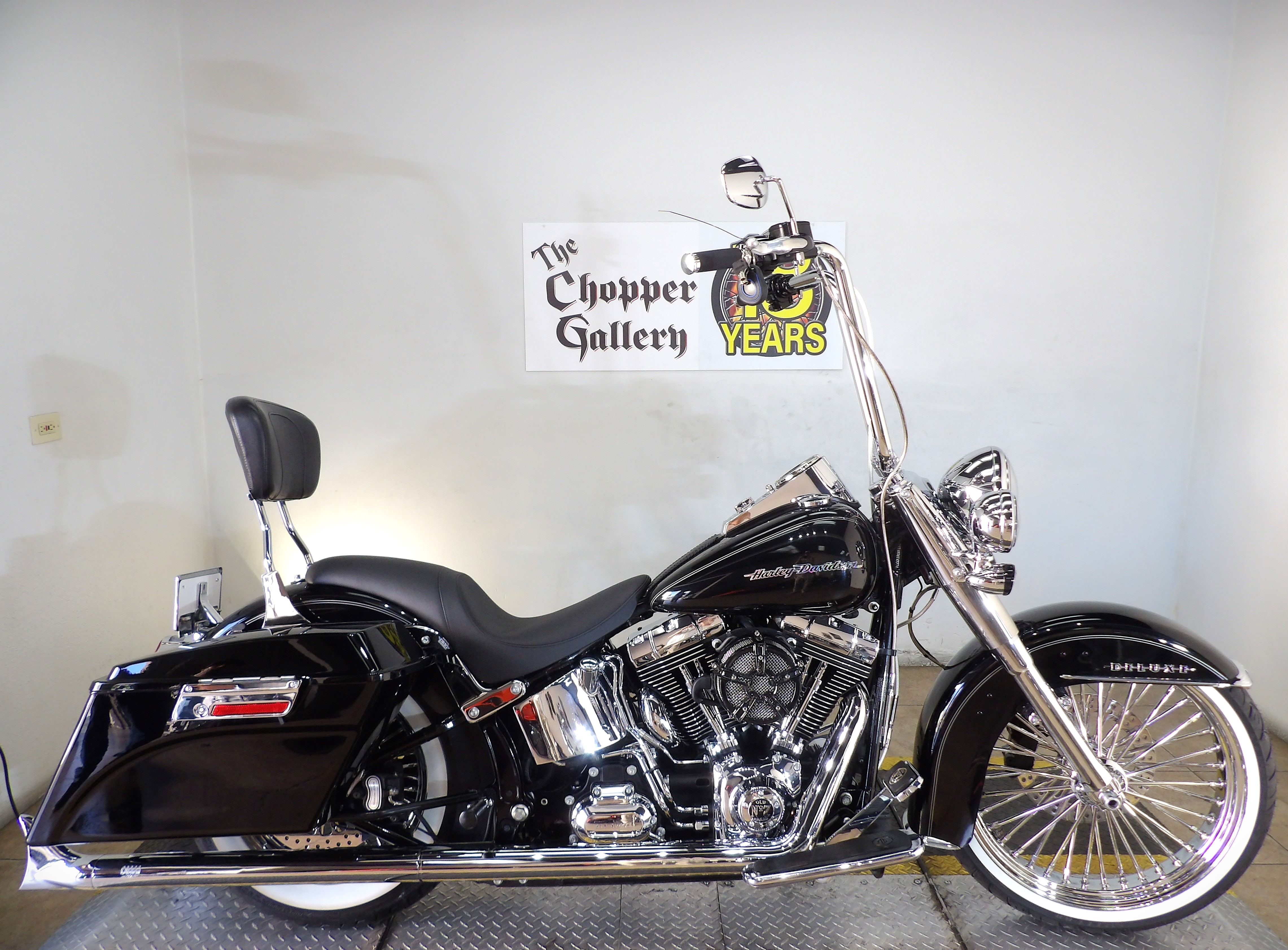 2017 Harley-Davidson Softail® Deluxe 1