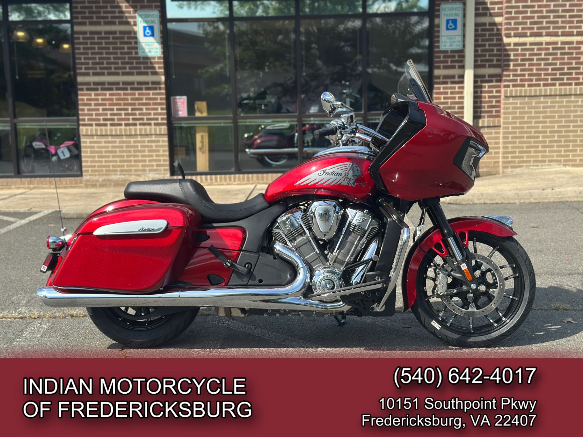 NO.4315　トゥデイ （ＴＯＤＡＹ）　４サイクルエンジン　メタリックレッド　☆彡 2025 Indian Motorcycle Challenger® Limited Motorcycles