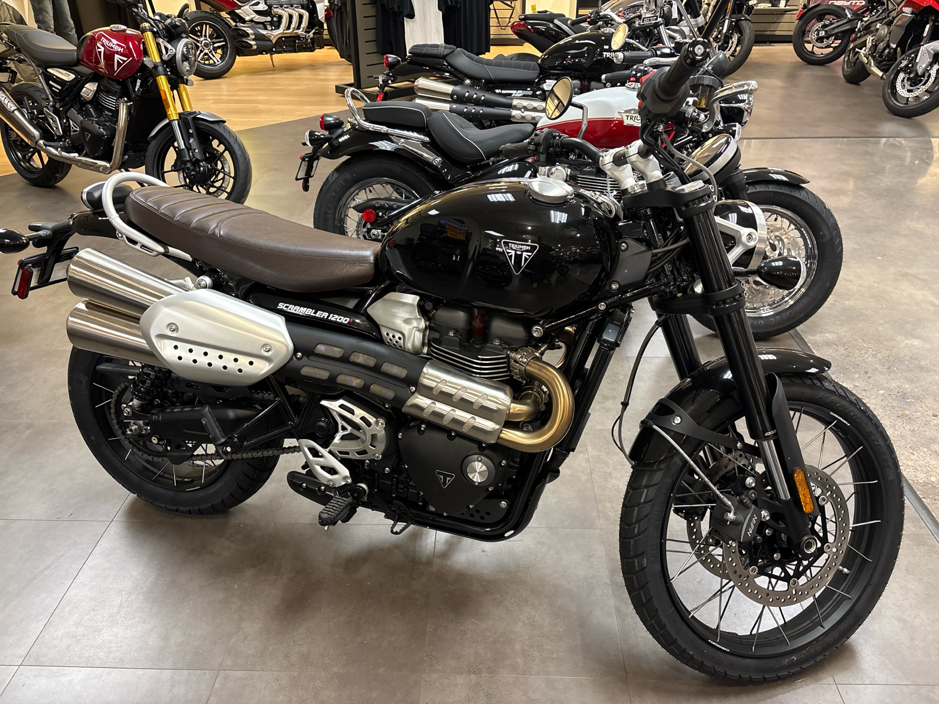 スティングレイ　新品　Triumph SCRAMBLE 2022 Triumph Scrambler 1200 Line Includes Steve McQueen Special