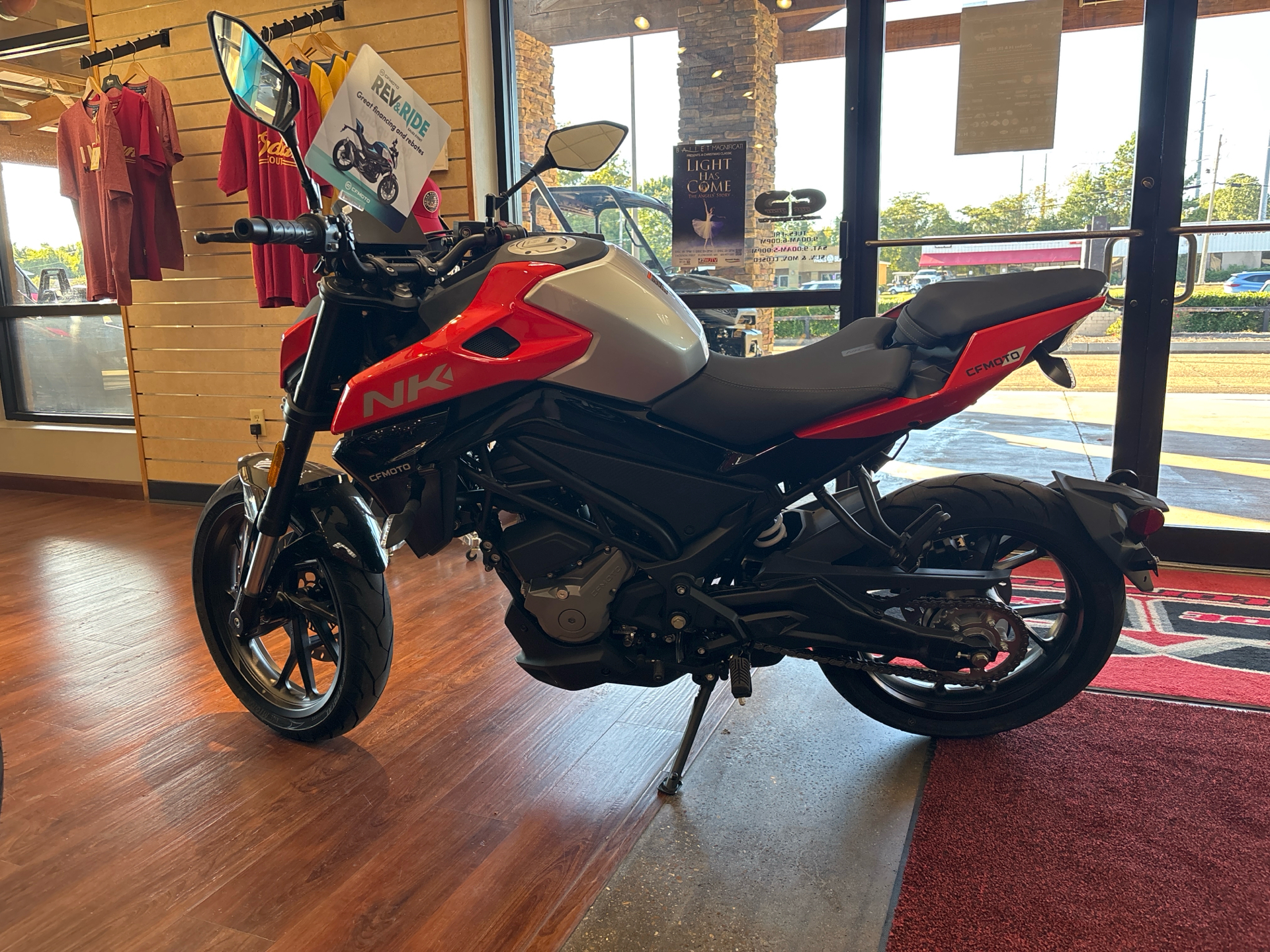 New 2025 CFMOTO 300NK, Ridgeland MS | Specs, Price, Photos | Magma