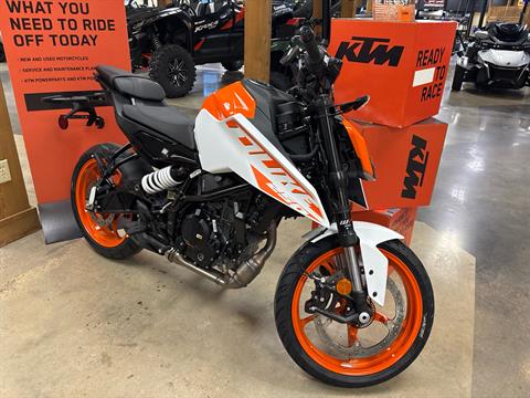 New 2024 KTM 250 Duke, Ridgeland MS | Specs, Price, Photos | White