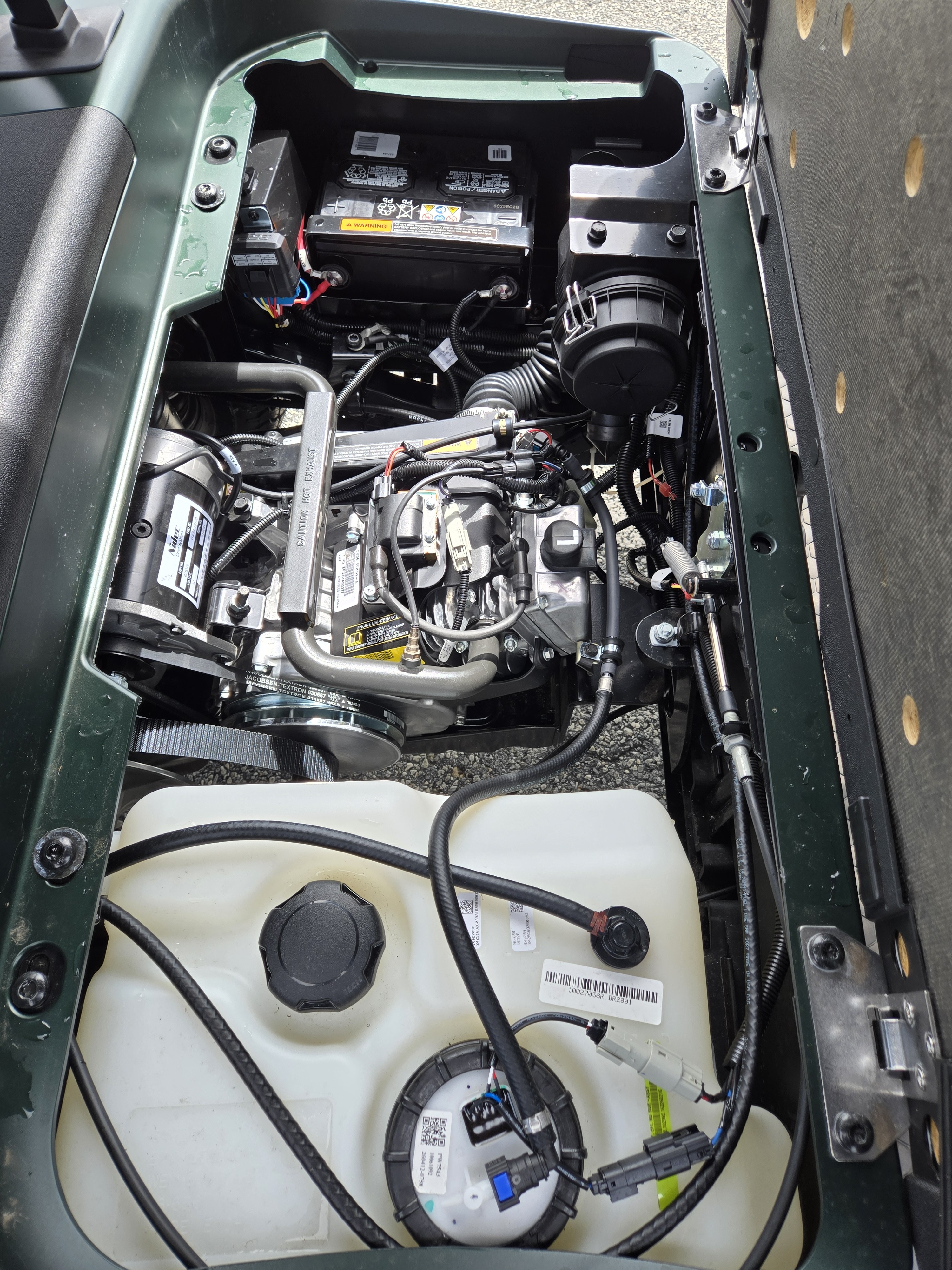 2027 E-Z-GO RXV 4 Valor S 13.5-hp Gas — photo 5