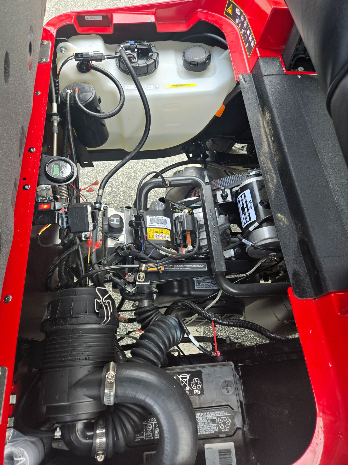 2026 E-Z-GO MY26 Express 4 Touring S 13.5 Gas — photo 4