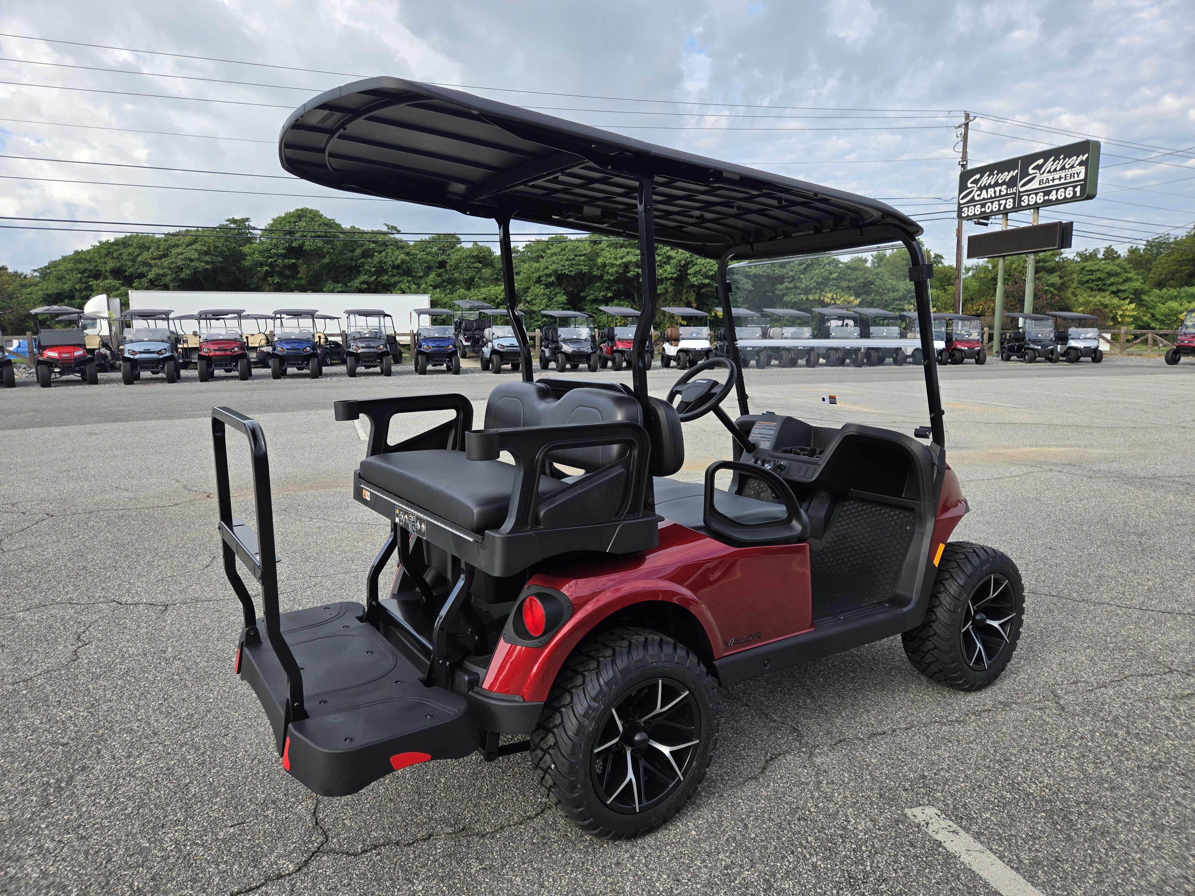 2027 E-Z-GO RXV 4 Valor S 13.5-hp Gas — photo 4
