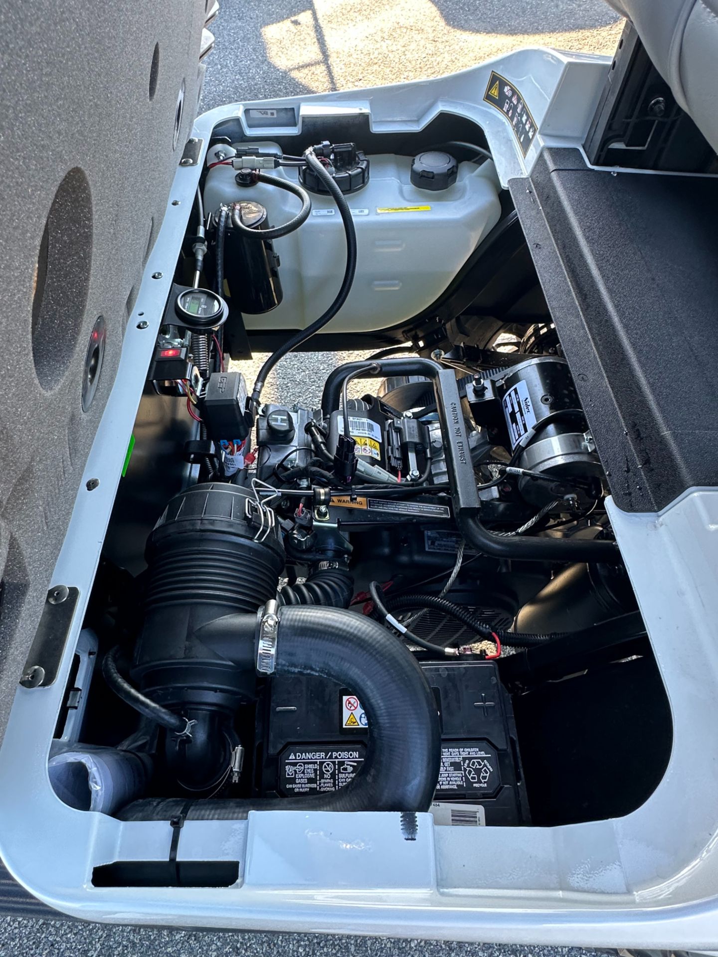 2026 E-Z-GO MY26 Express 4 Touring S 13.5 Gas — photo 5