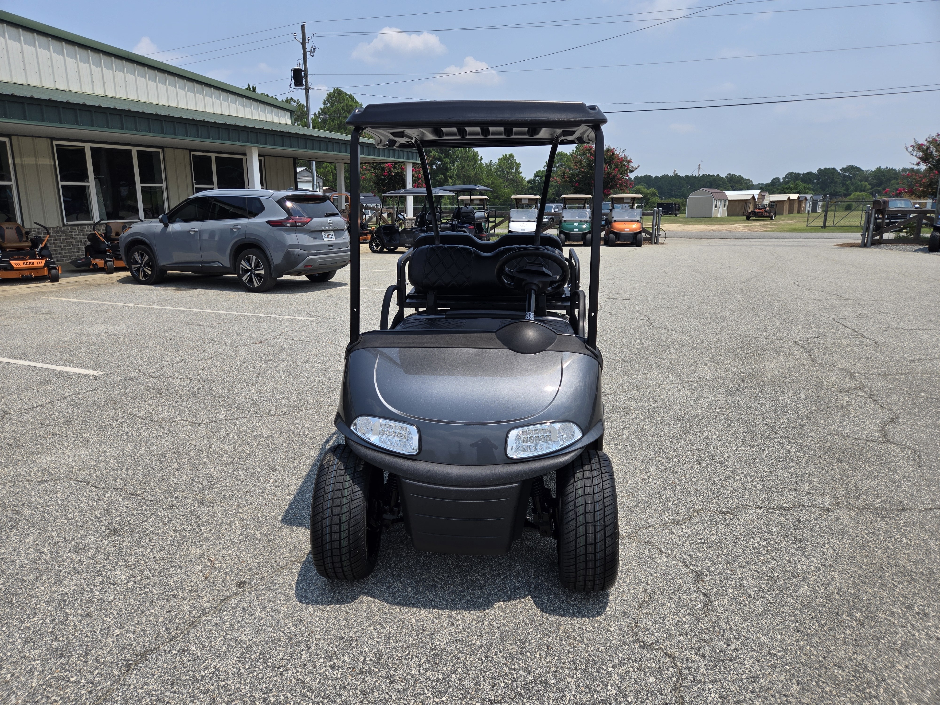 2022 E-Z-GO Freedom RXV Gas — photo 2