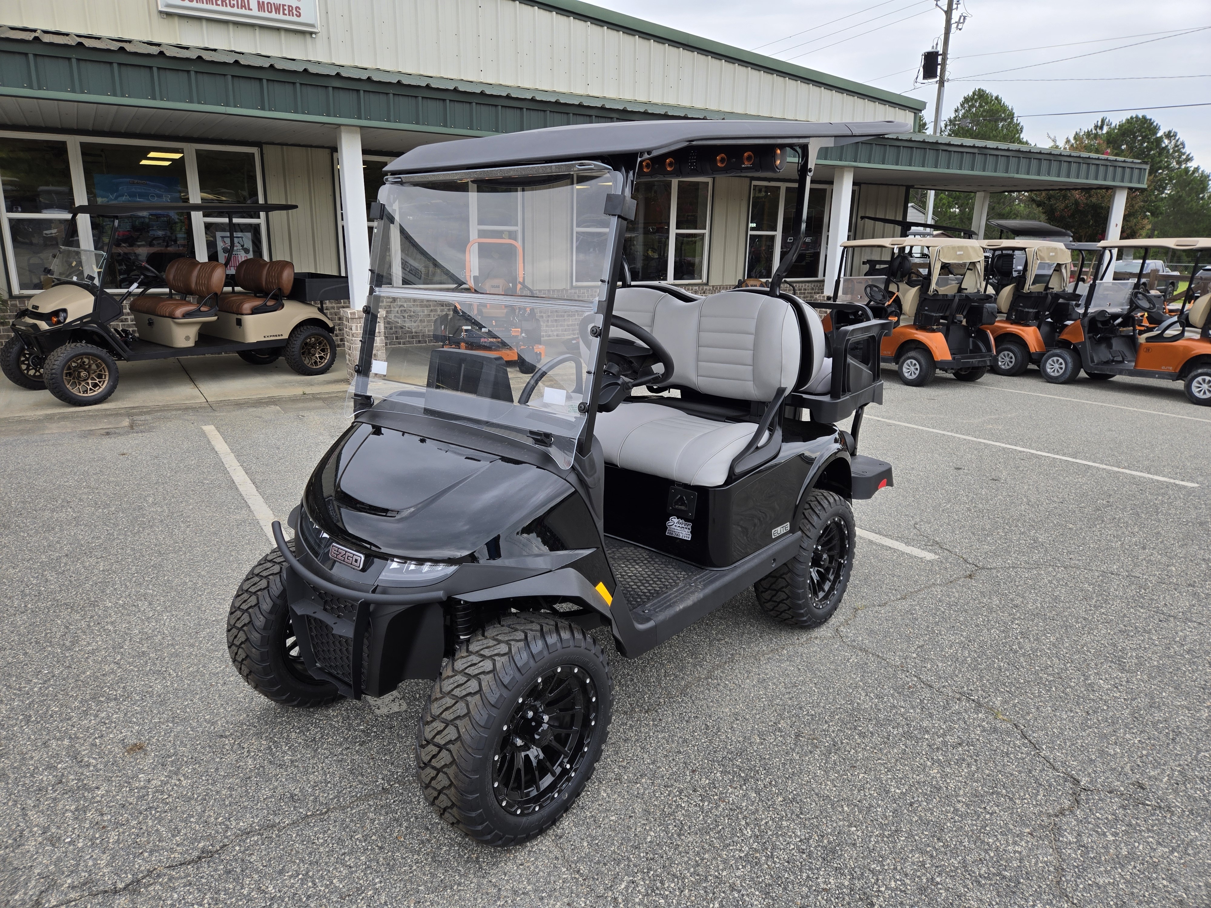 2026 E-Z-GO RXV 4 Summit XT Elite Lithium — photo 2