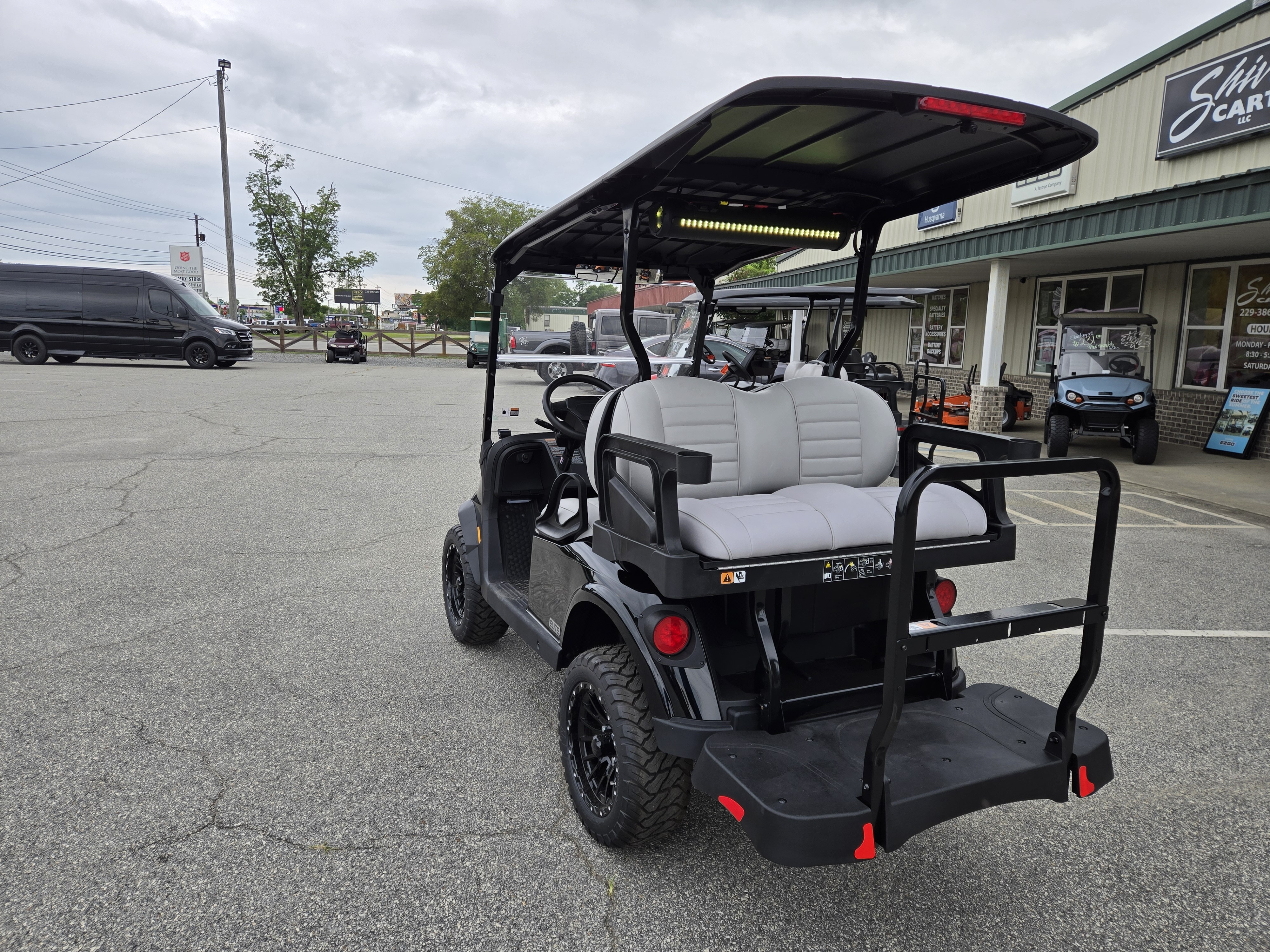 2026 E-Z-GO RXV 4 Summit XT Elite Lithium — photo 3