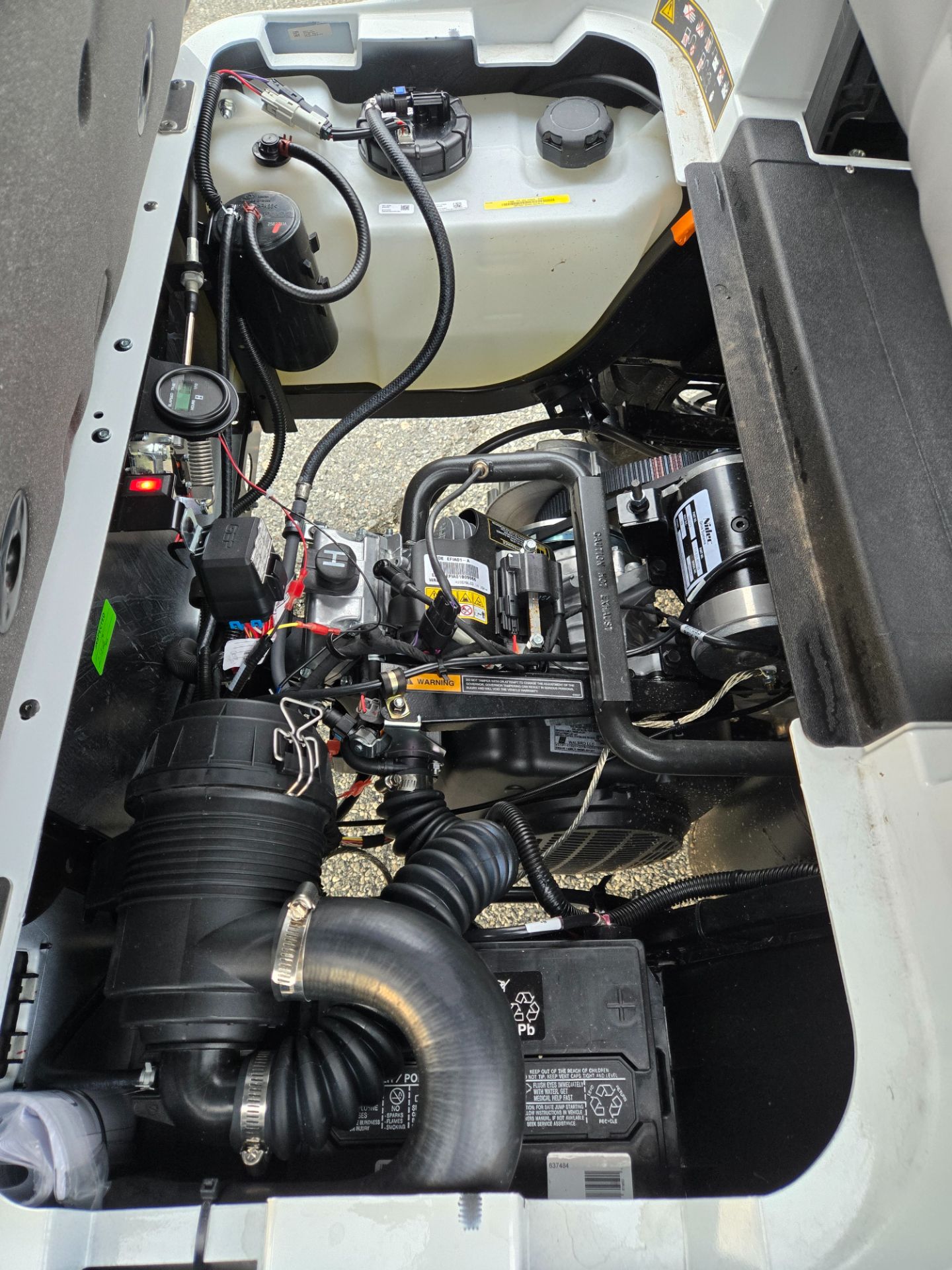 2026 E-Z-GO MY26 Express 4 Touring S 13.5 Gas — photo 4
