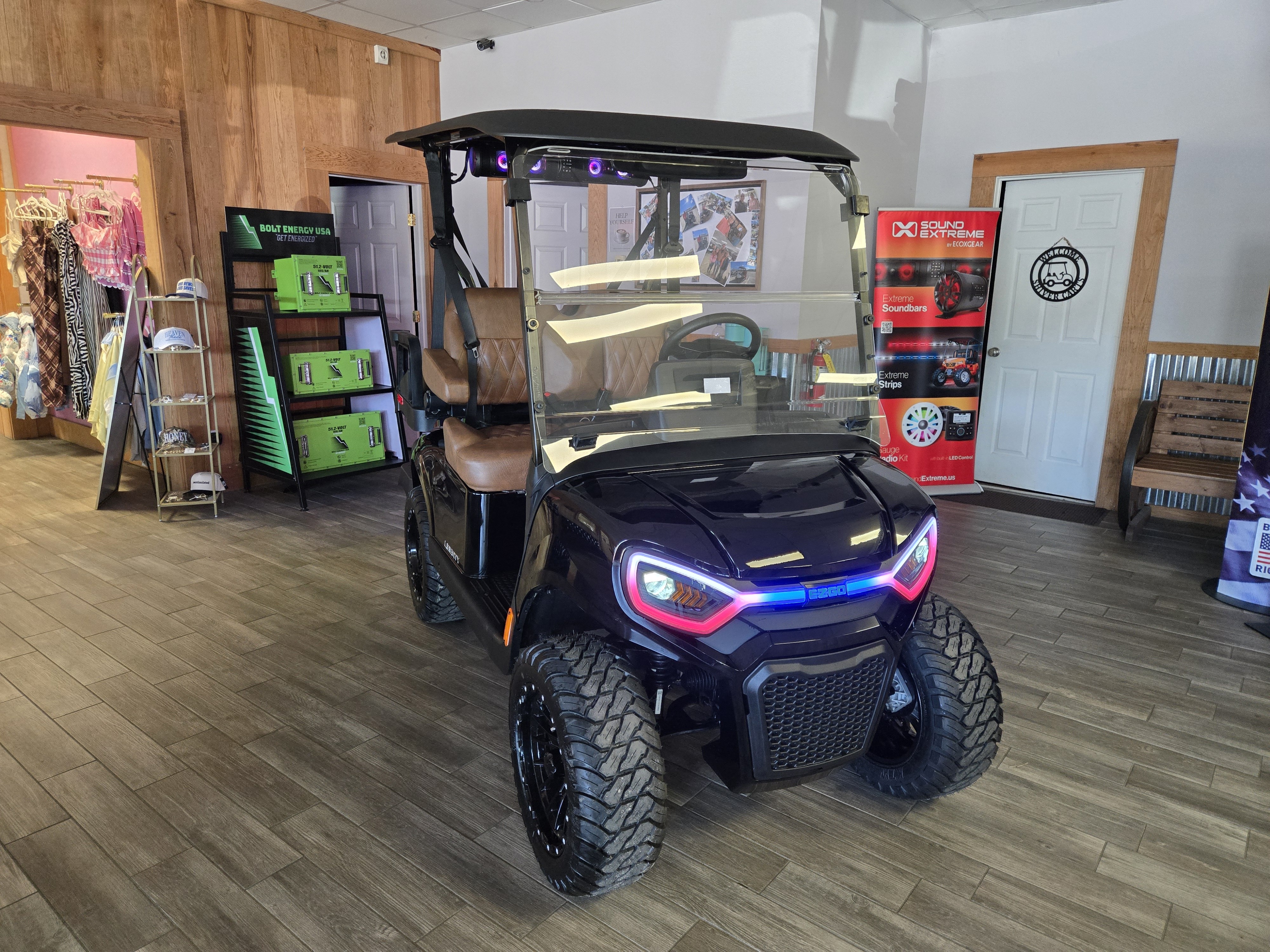 2027 EZGO LIBERTY photo 2