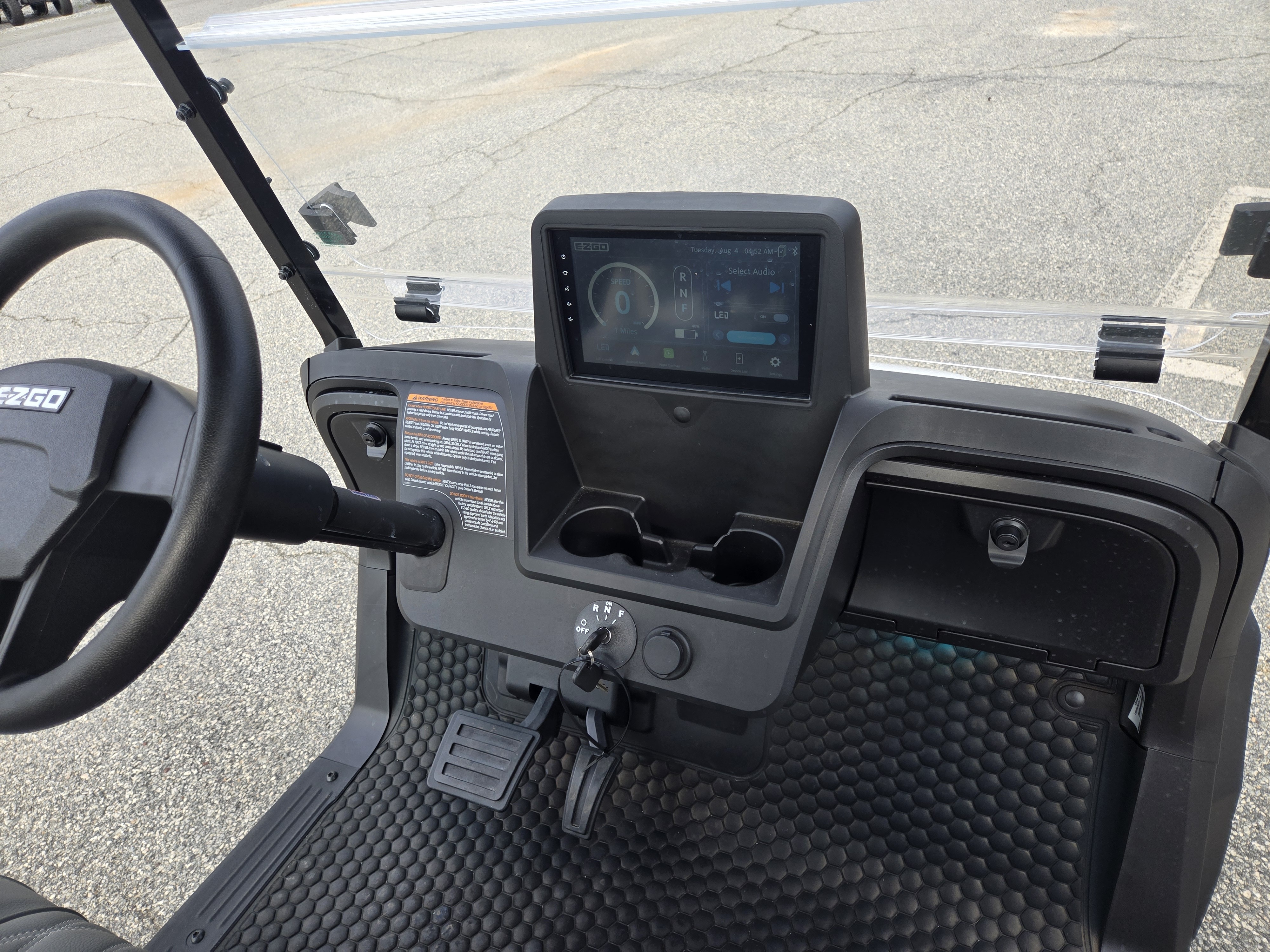 2026 E-Z-GO RXV 4 Summit XT Elite Lithium — photo 4