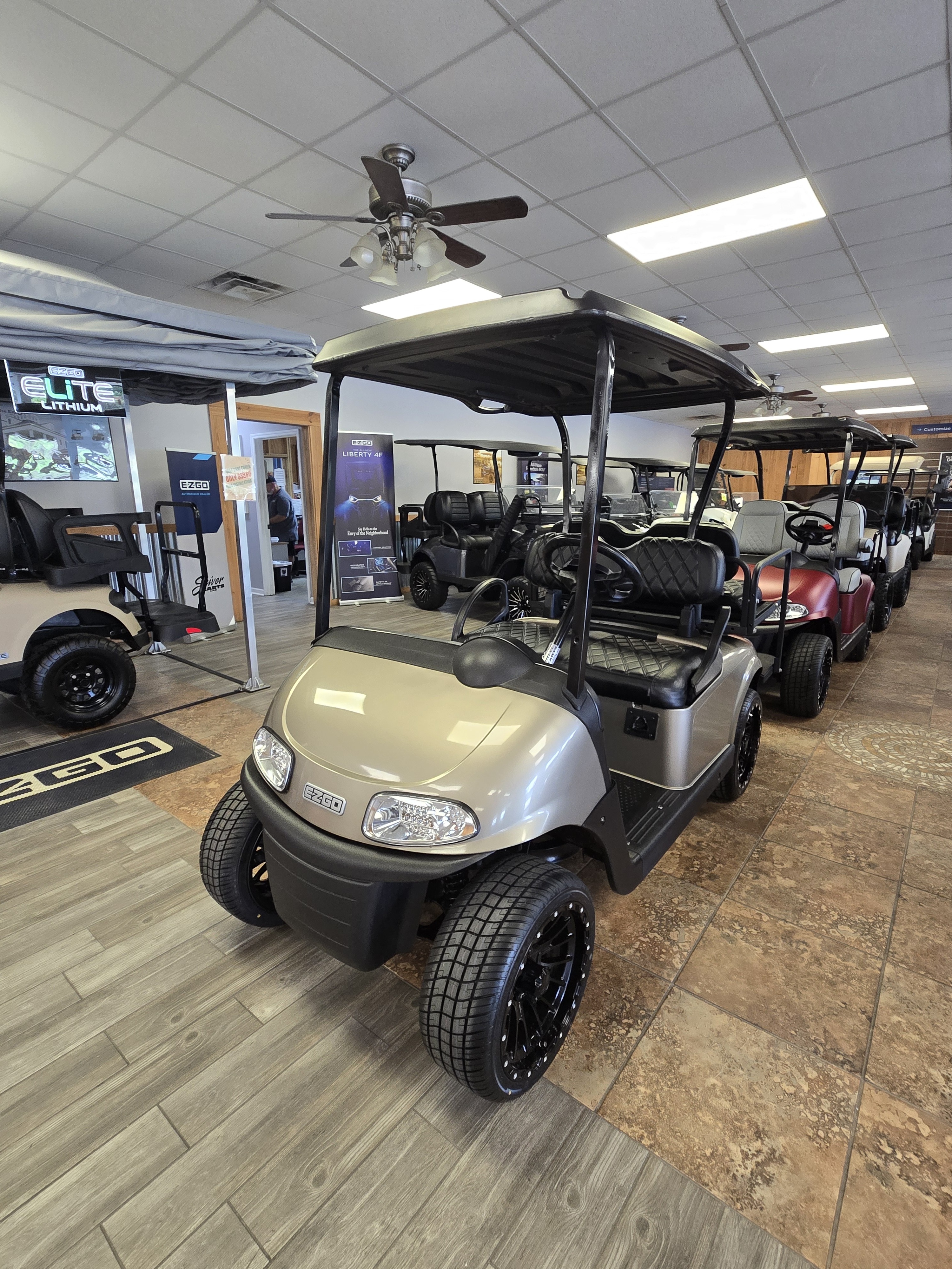 2023 EZGO RXV photo 2