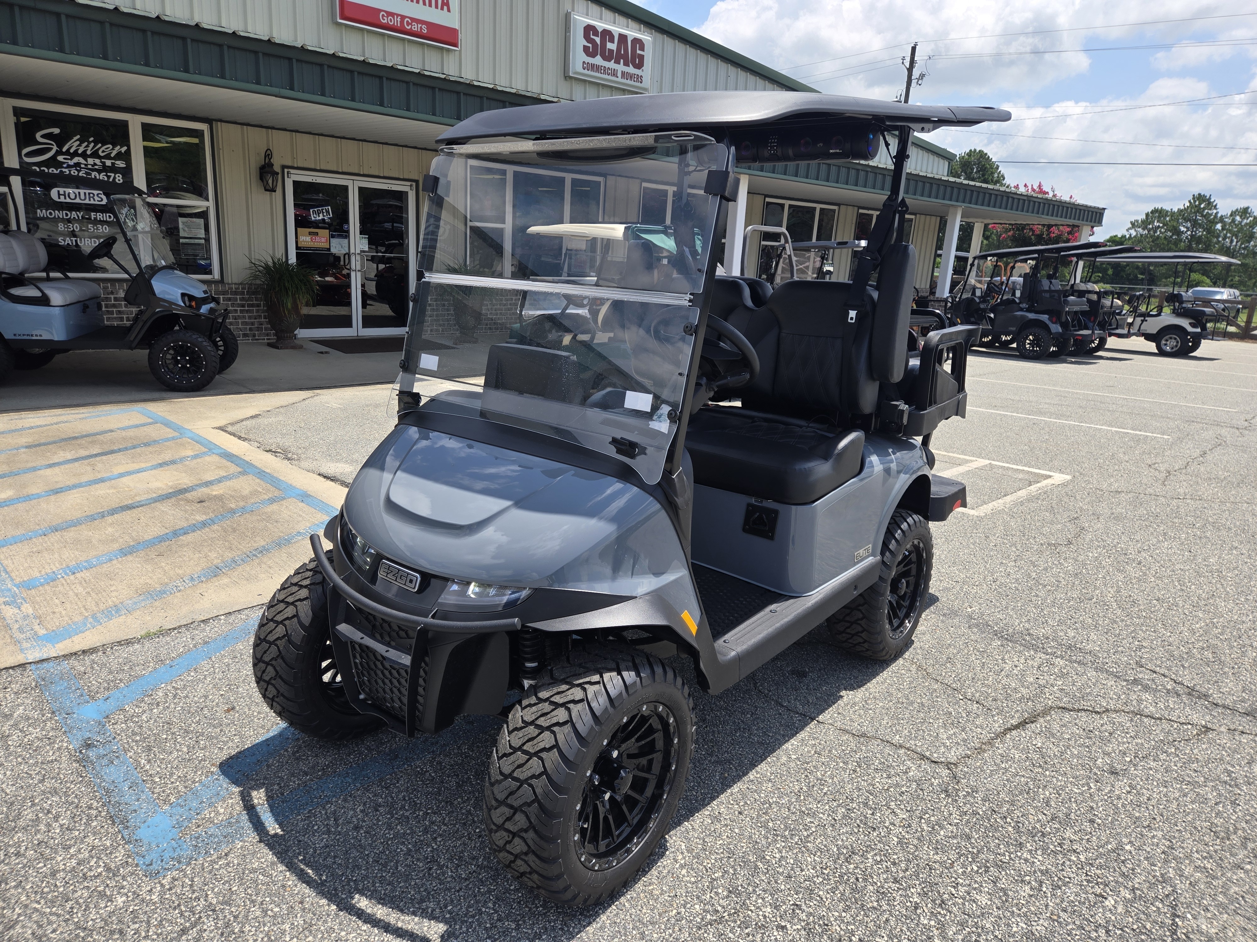 2026 E-Z-GO RXV 4 Summit XTL Elite Lithium — photo 2