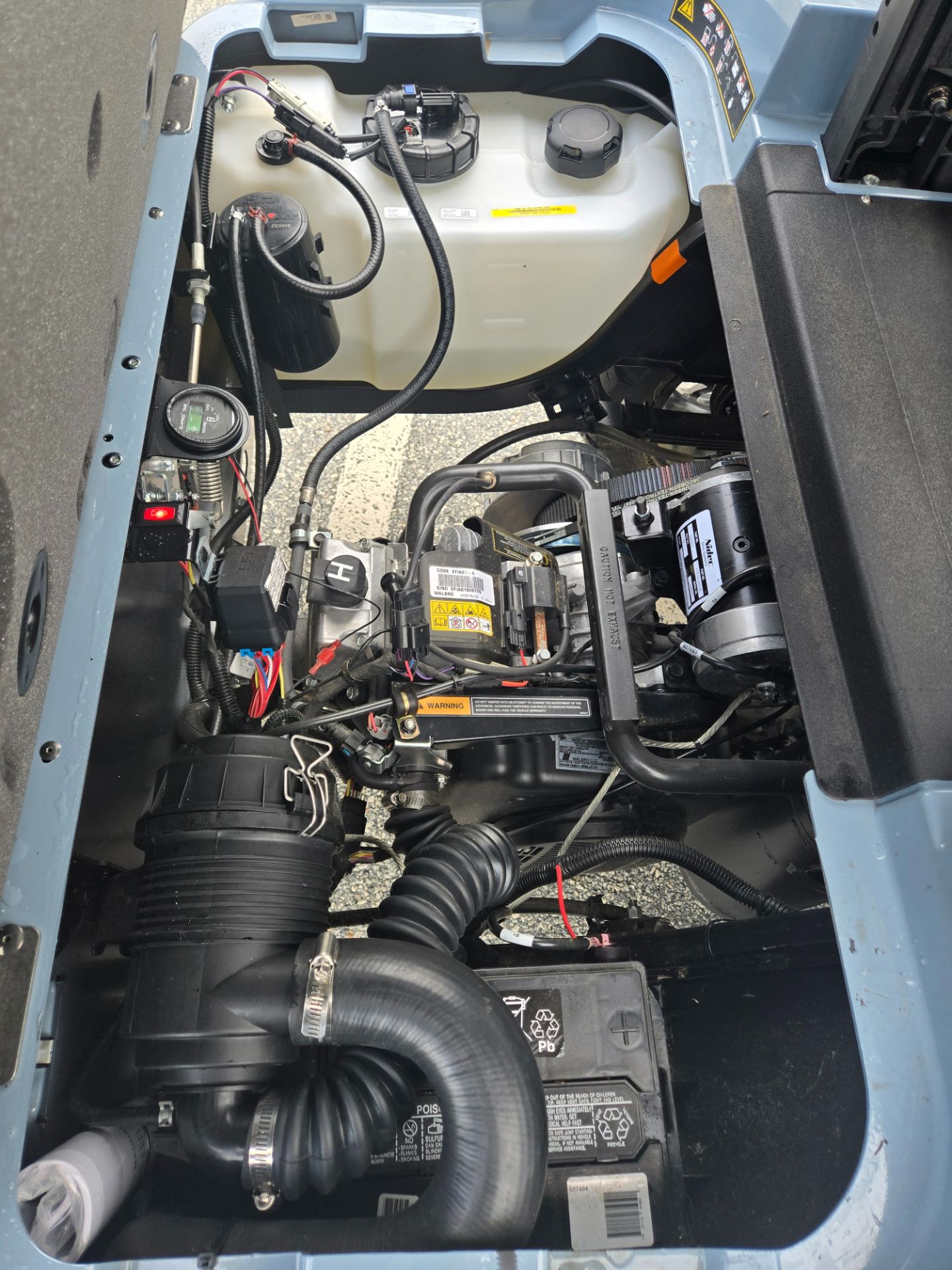 2026 E-Z-GO MY26 Express 4 Touring S 13.5 Gas — photo 4