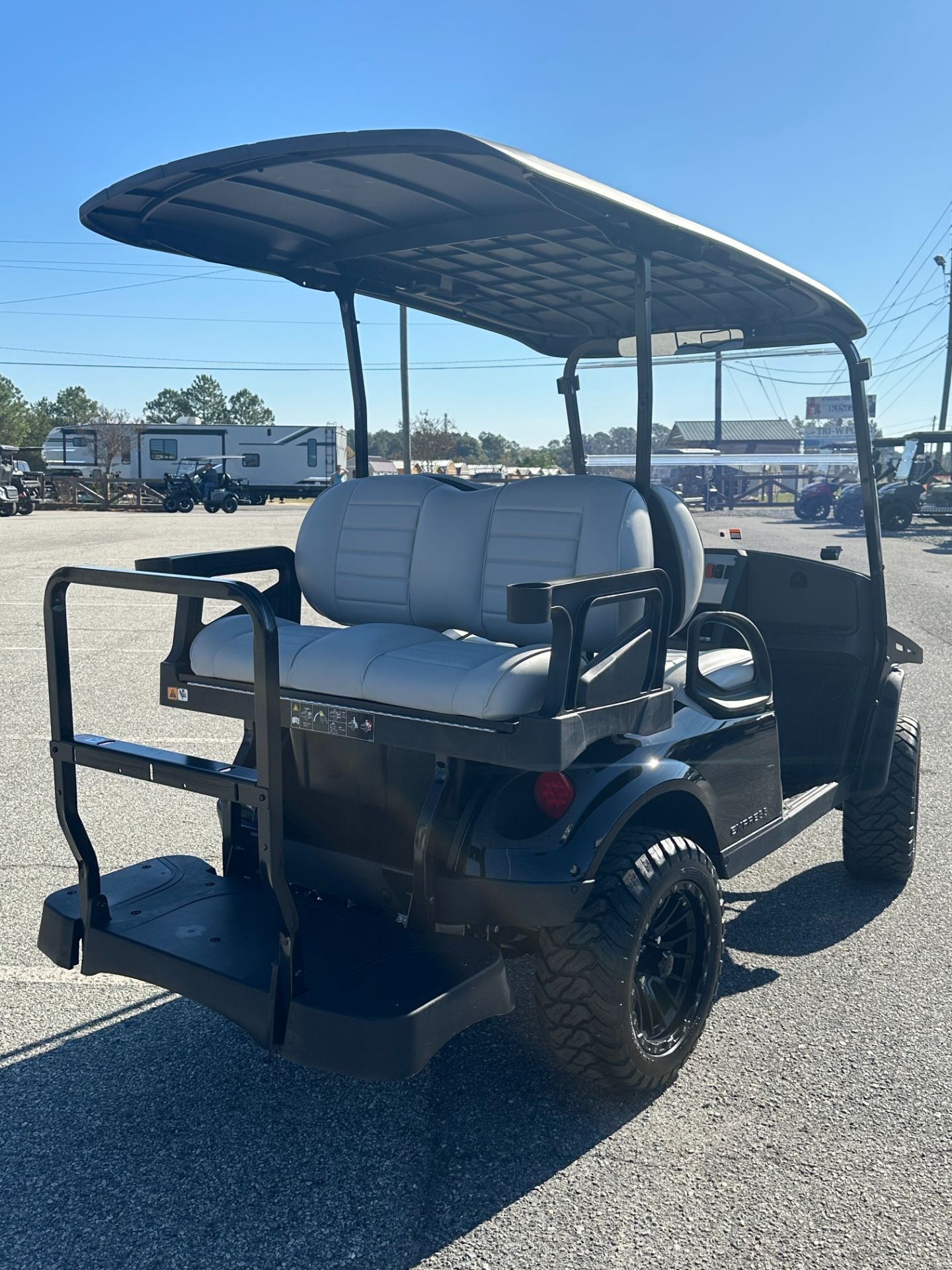 2026 E-Z-GO MY26 Express 4 Touring S 13.5 Gas — photo 4