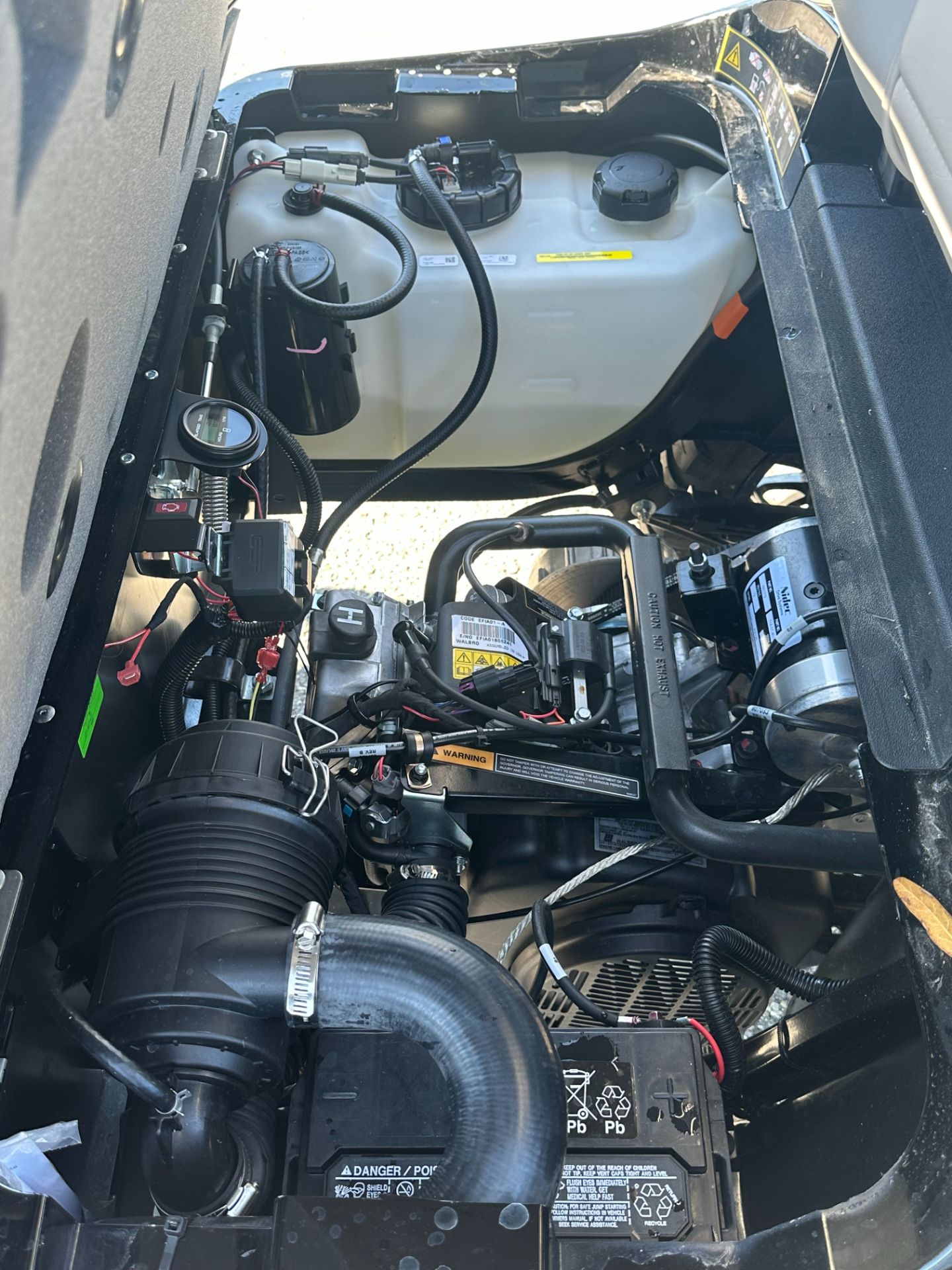 2026 E-Z-GO MY26 Express 4 Touring S 13.5 Gas — photo 5