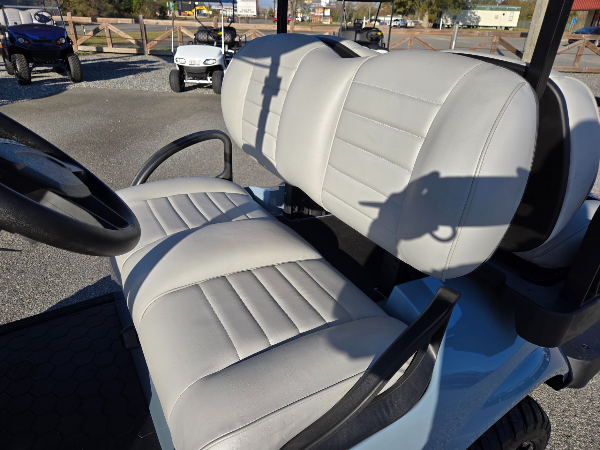 2026 E-Z-GO MY26 Express 4 Touring S 13.5 Gas — photo 4