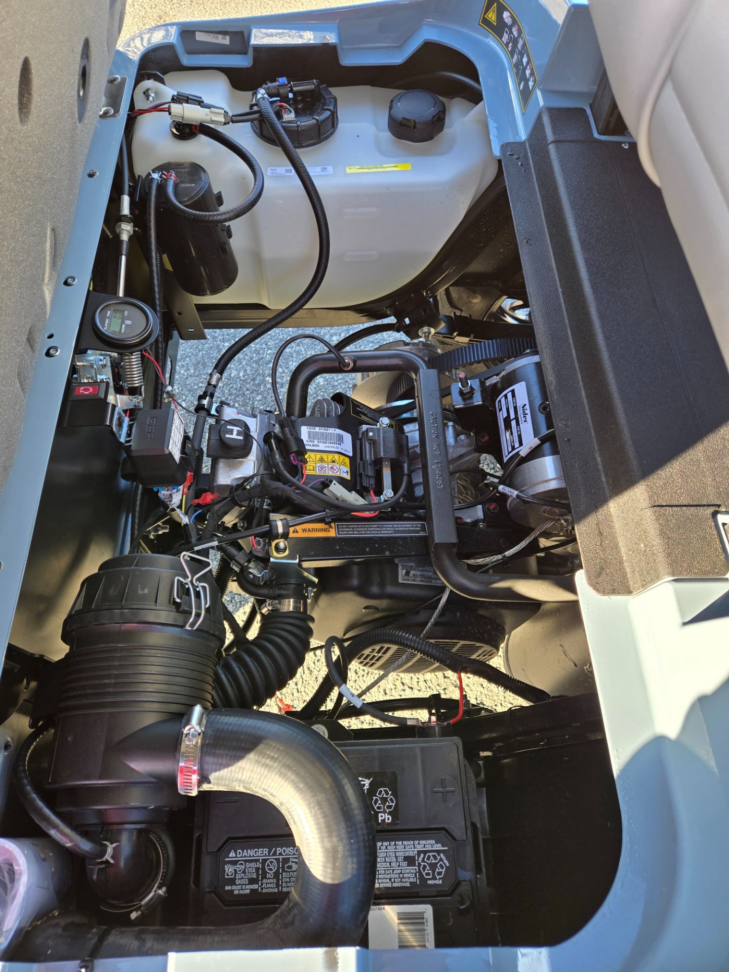 2026 E-Z-GO MY26 Express 4 Touring S 13.5 Gas — photo 5