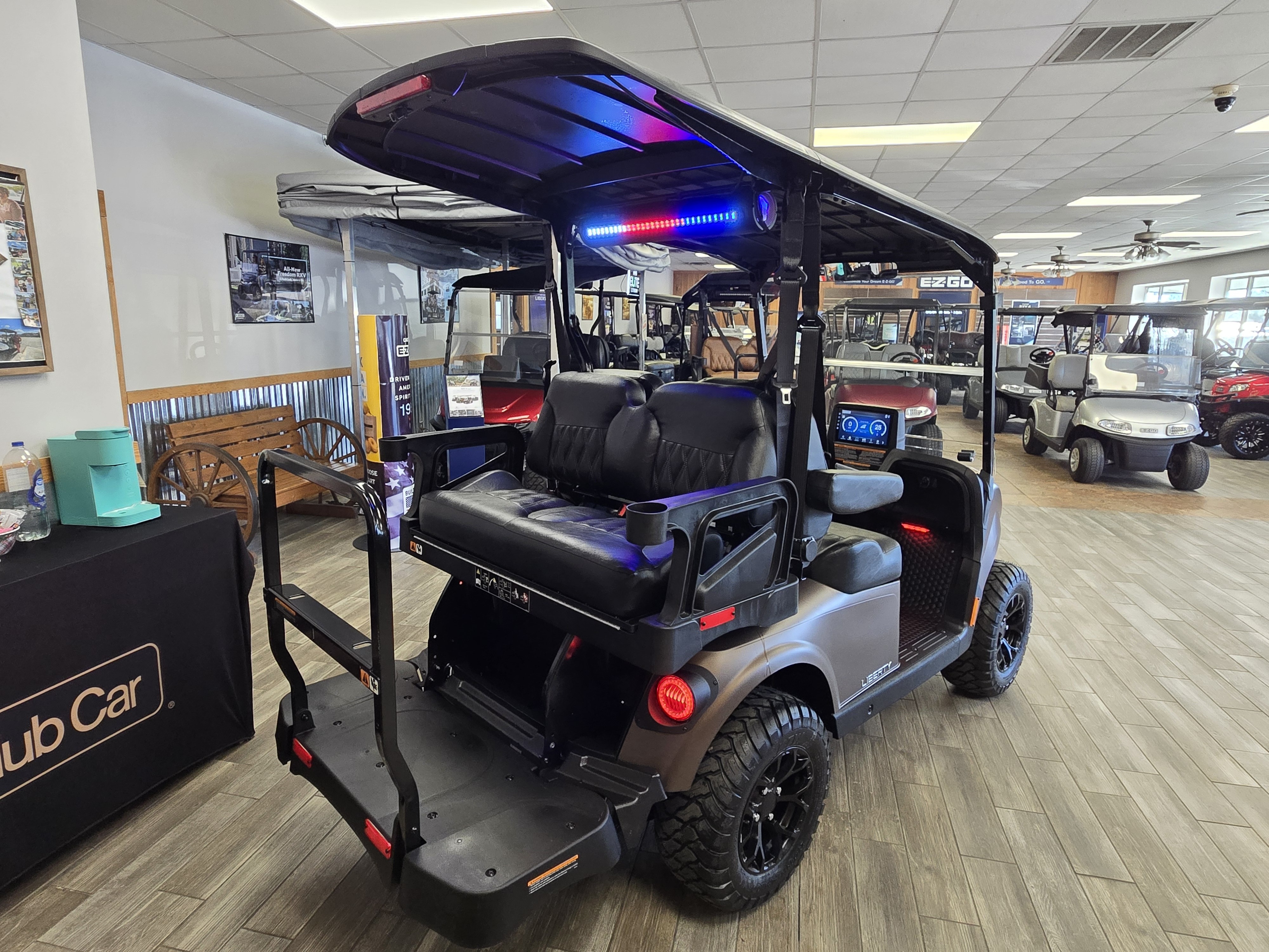 2027 EZGO LIBERTY photo 3