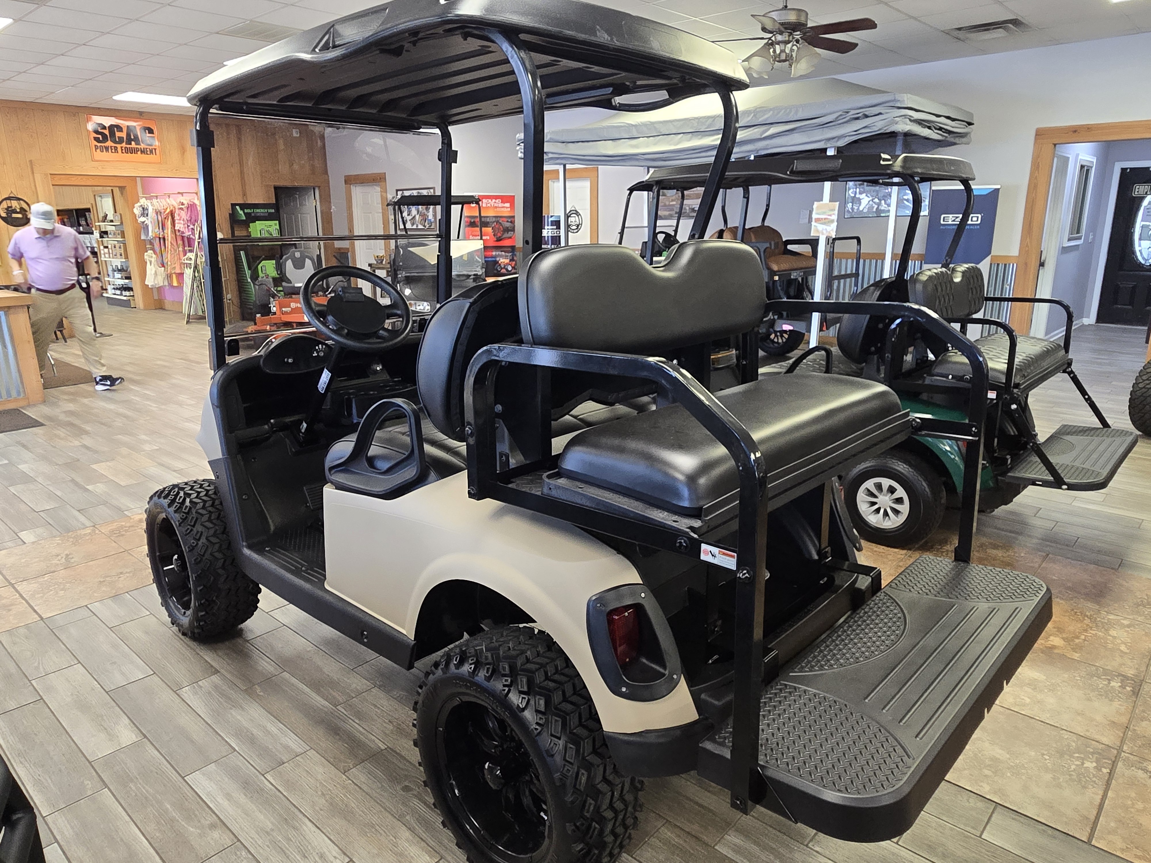 2019 E-Z-GO Freedom RXV (PTV) Electric — photo 3