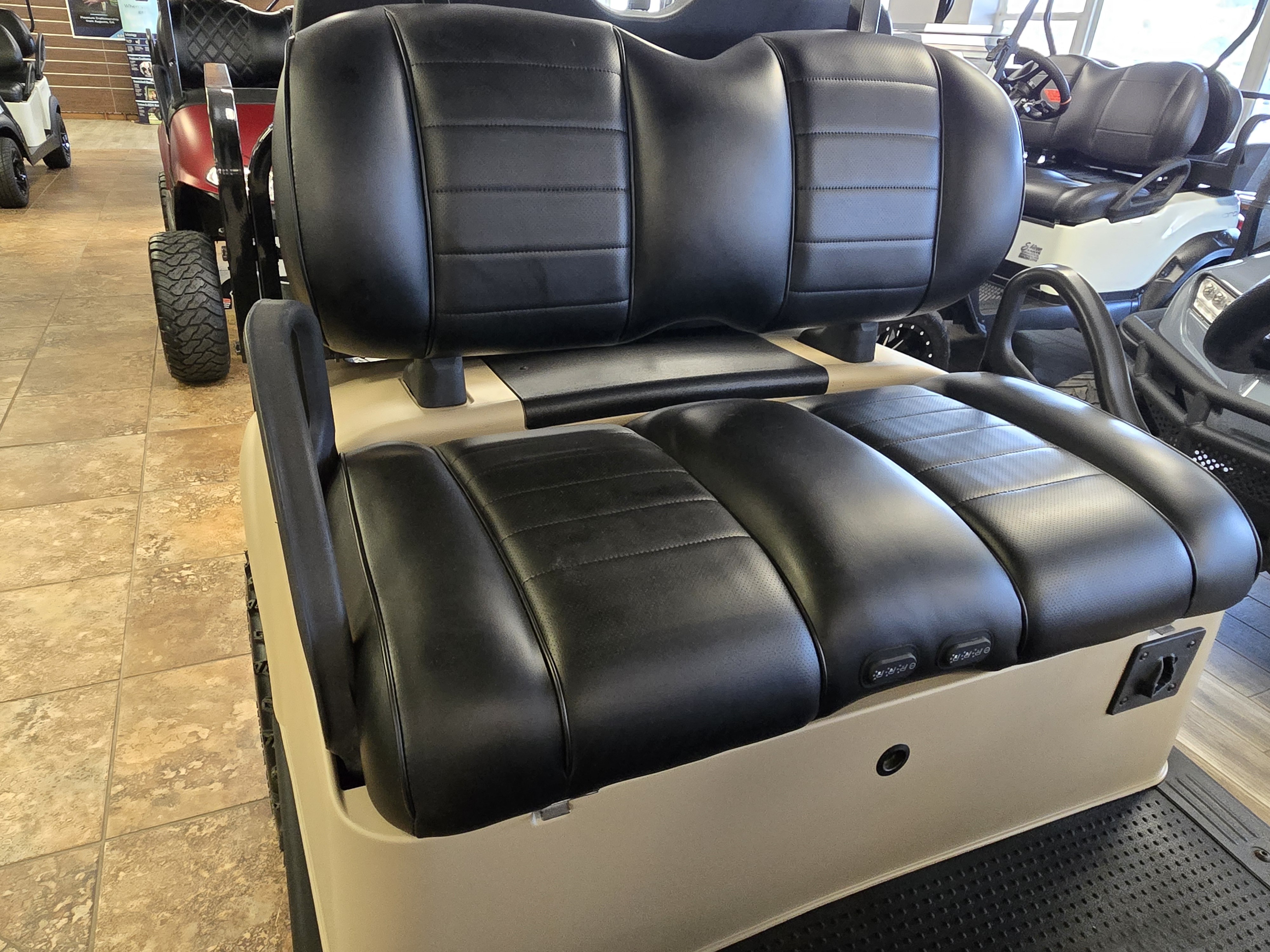 2019 E-Z-GO Freedom RXV (PTV) Electric — photo 5