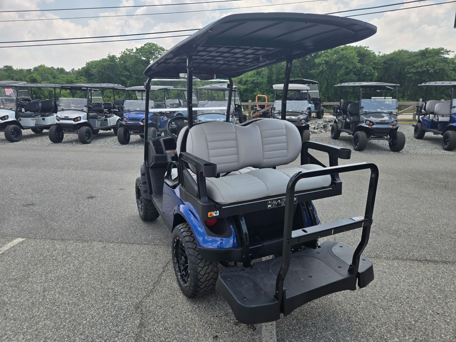 2026 E-Z-GO MY26 Express 4 Touring S 13.5 Gas — photo 3