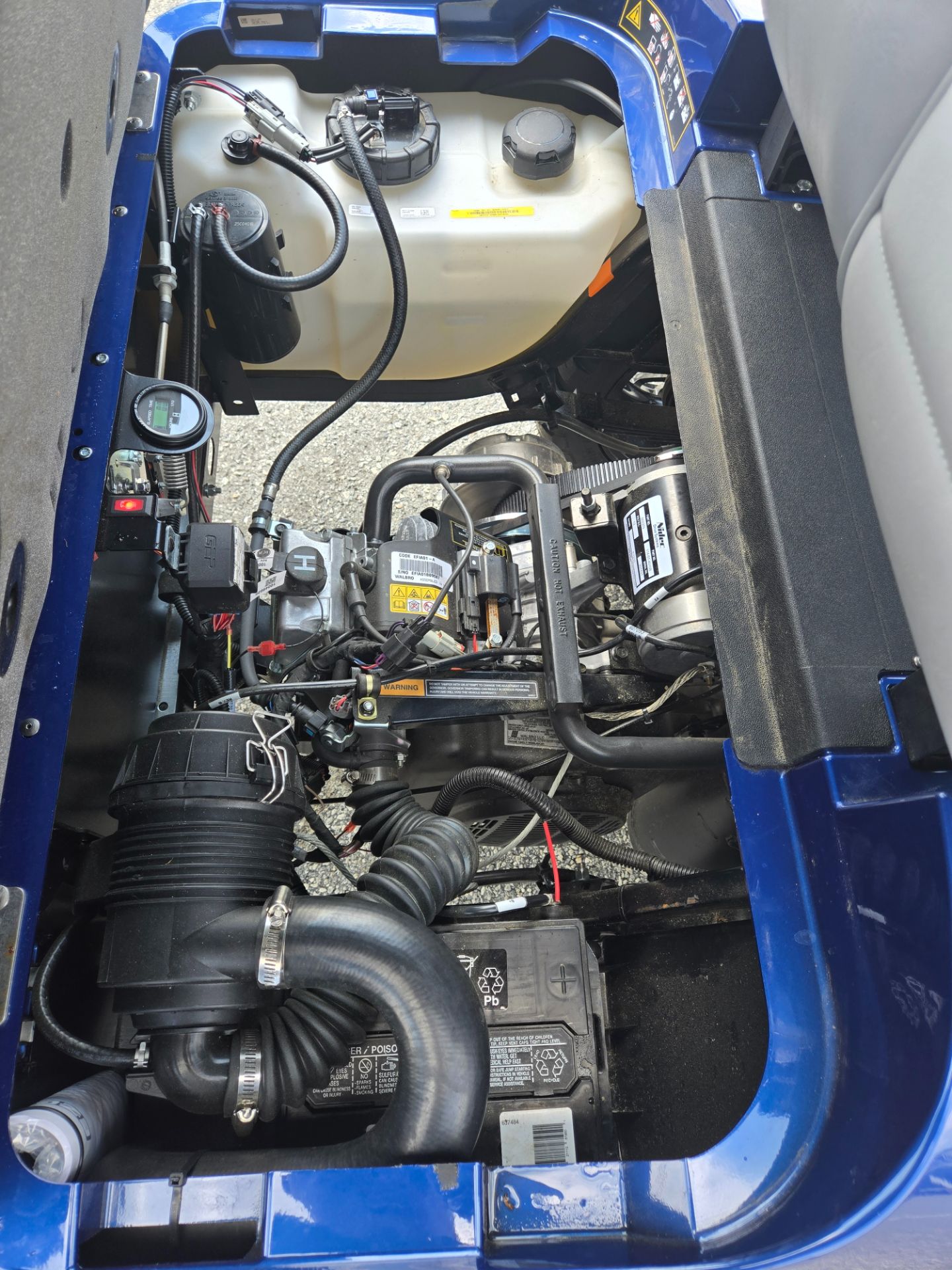 2026 E-Z-GO MY26 Express 4 Touring S 13.5 Gas — photo 4