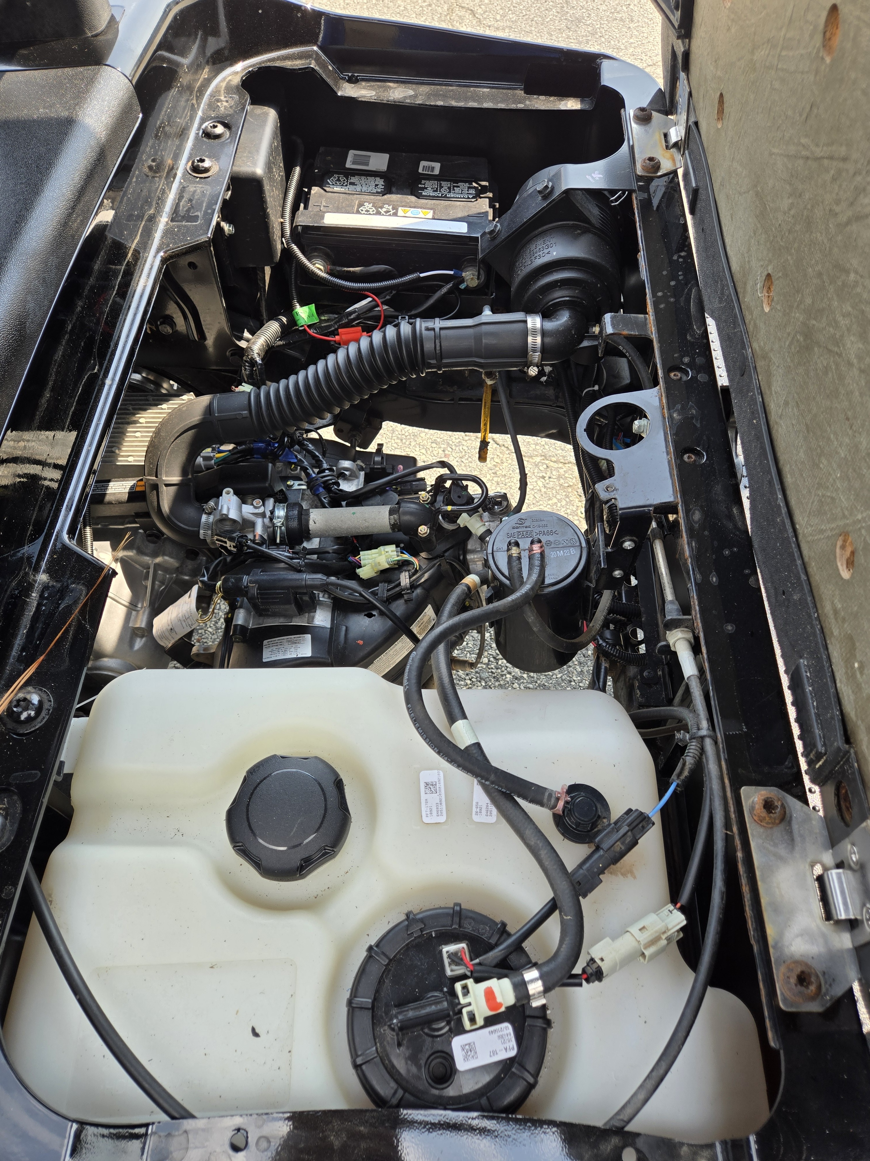 2022 E-Z-GO Freedom RXV Gas — photo 5