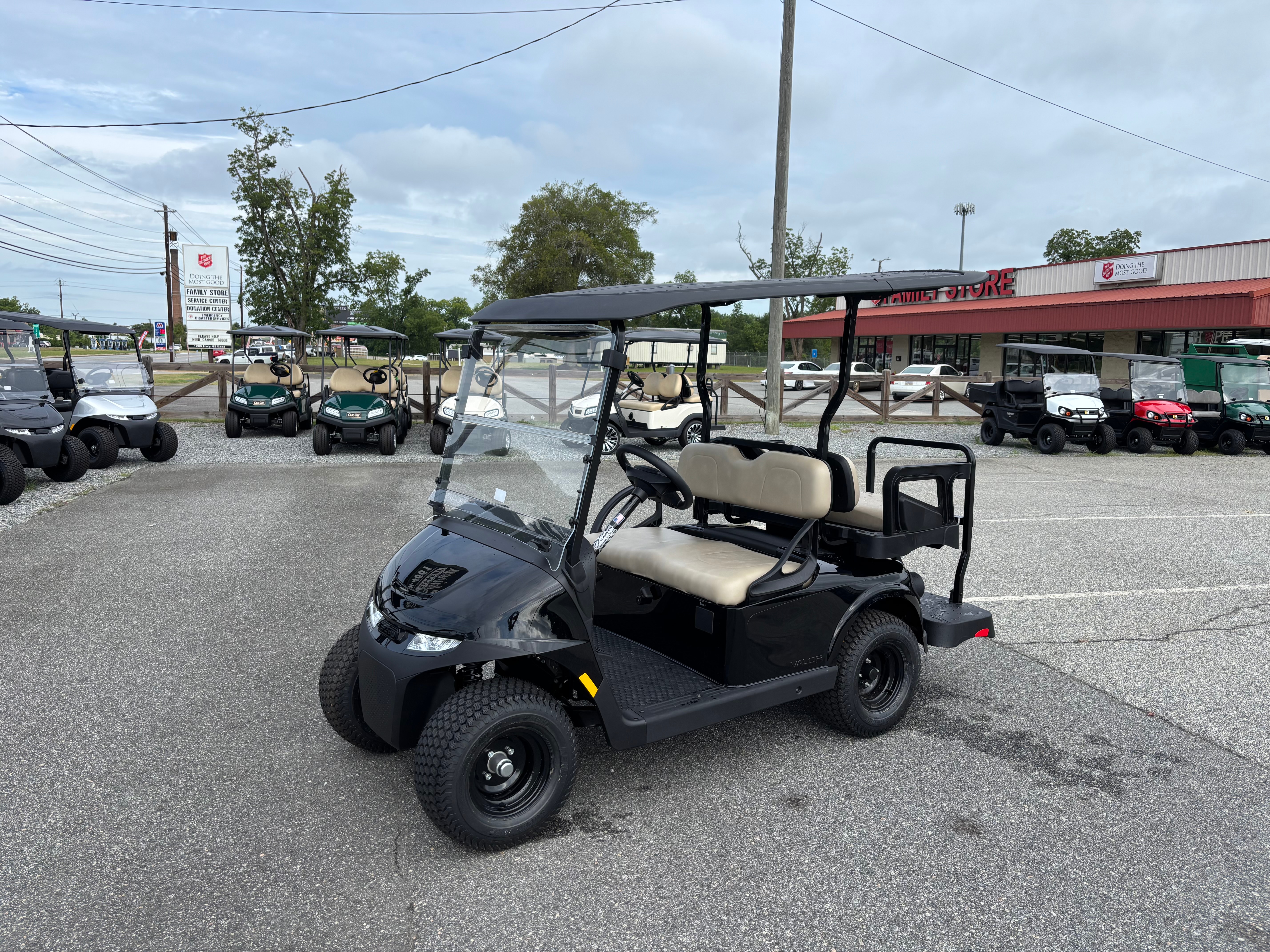 2027 E-Z-GO RXV 4 Valor S 13.5-hp Gas — photo 6