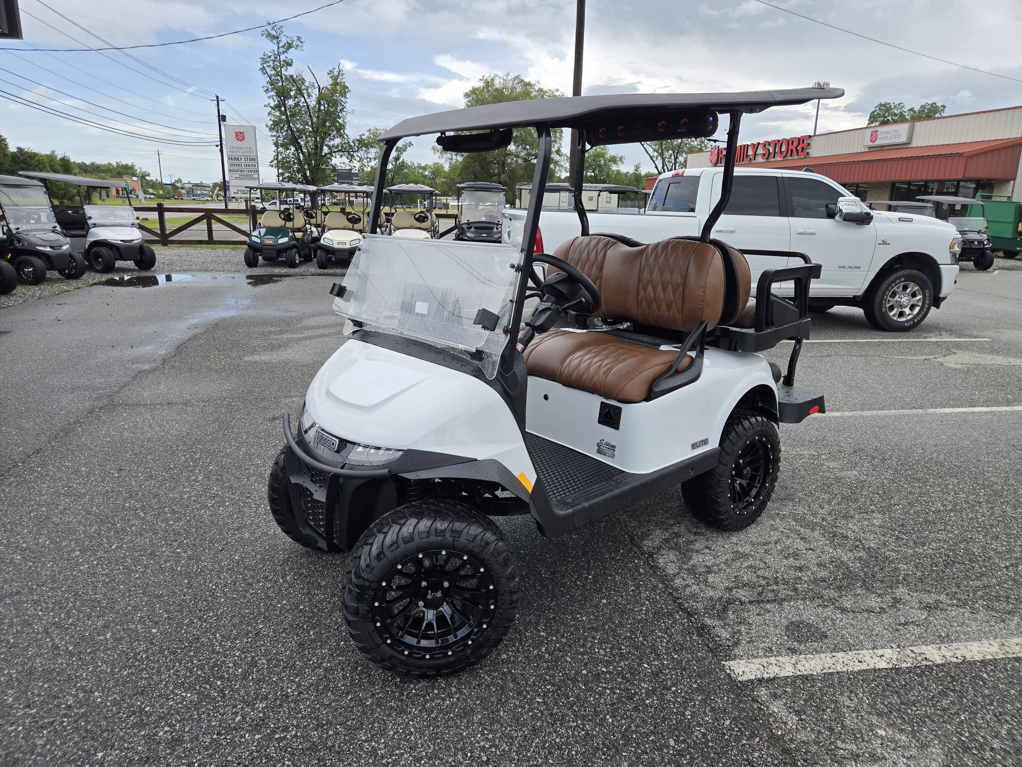 2026 E-Z-GO RXV 4 Summit XT Elite Lithium — photo 2